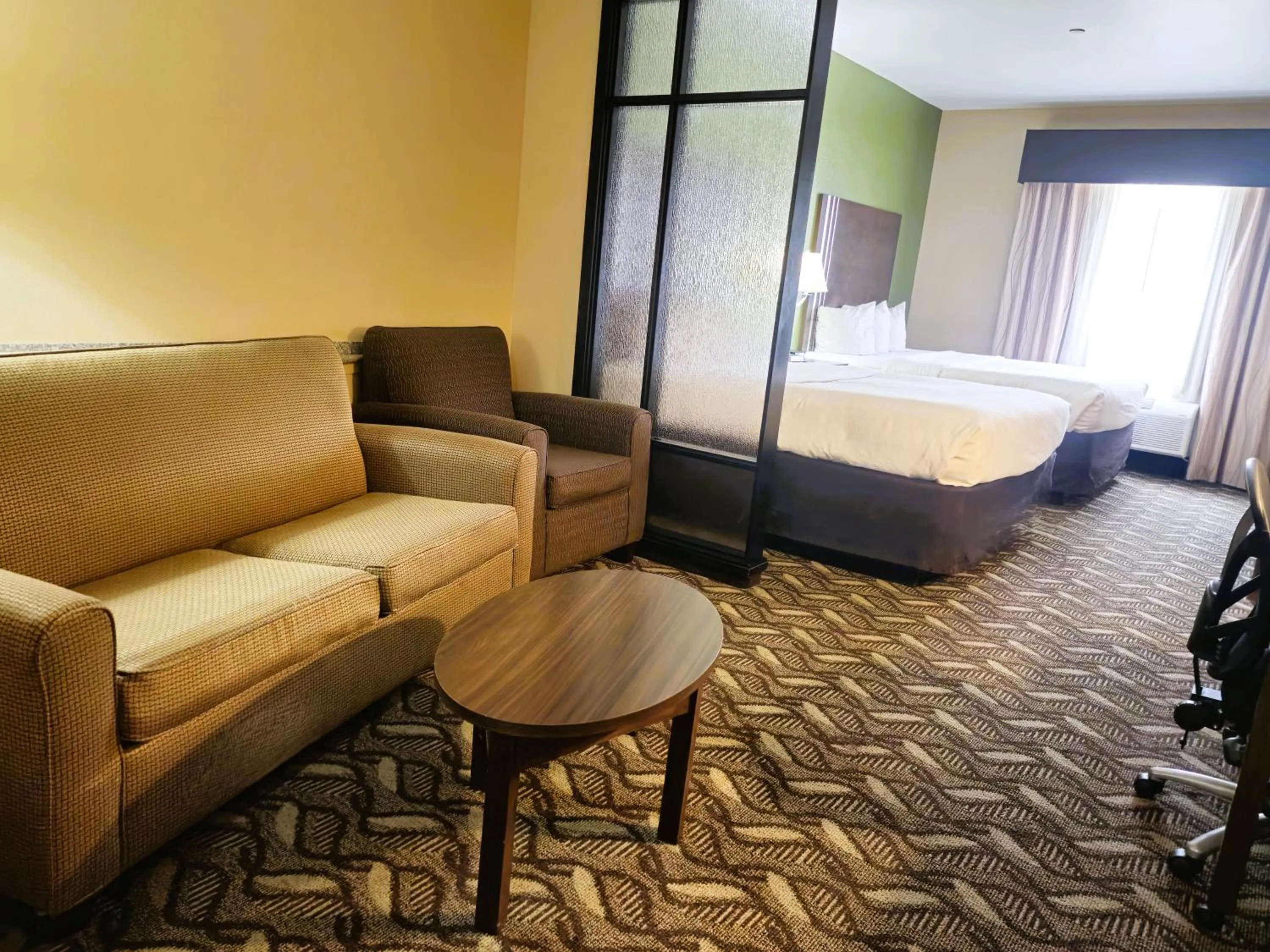 Photo of the whole room, Bed in Baymont by Wyndham Jewett