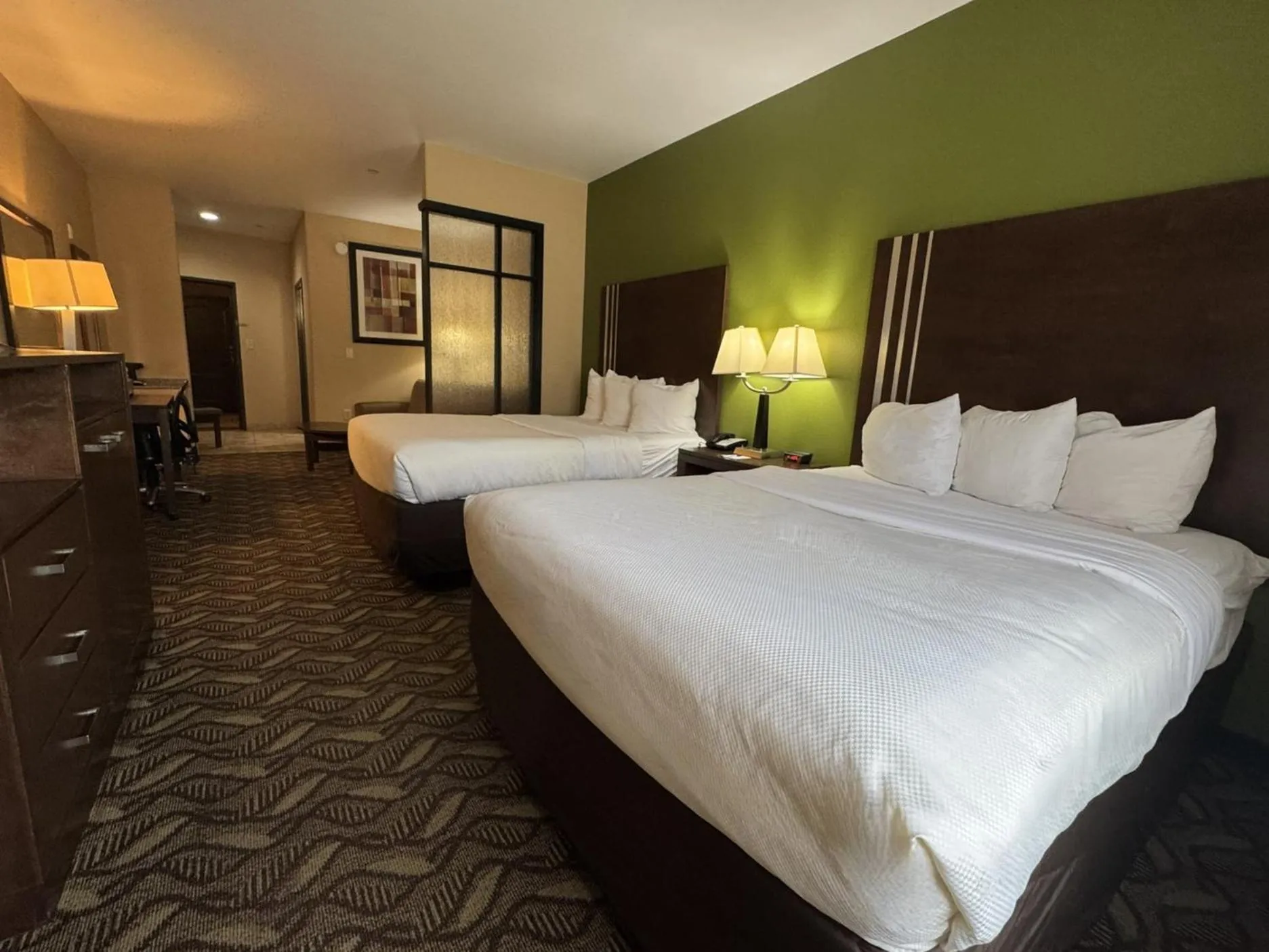 Photo of the whole room, Bed in Baymont by Wyndham Jewett