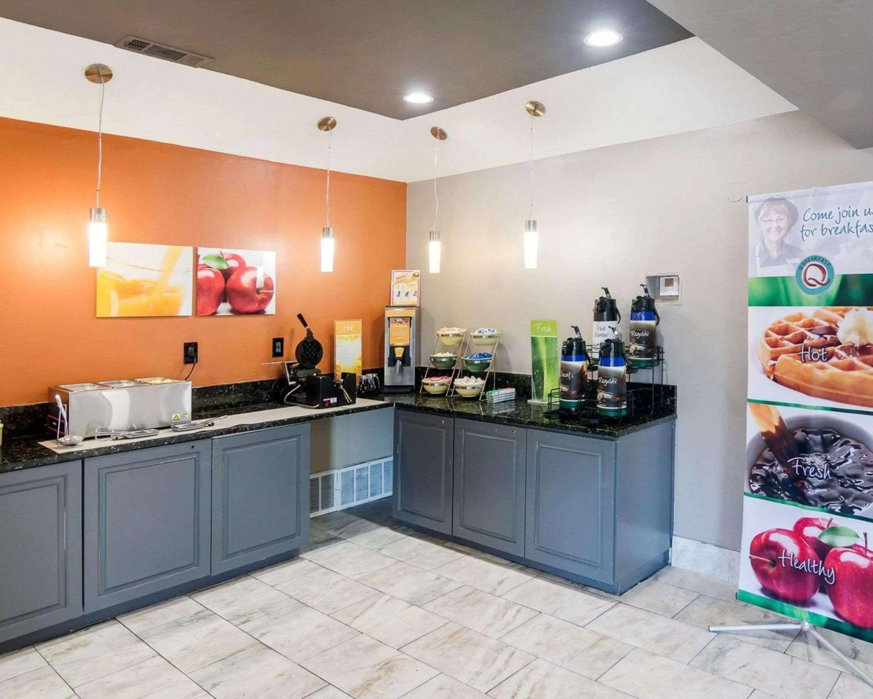 Restaurant/places to eat in Days Inn by Wyndham Fort Worth North / Fossil Creek