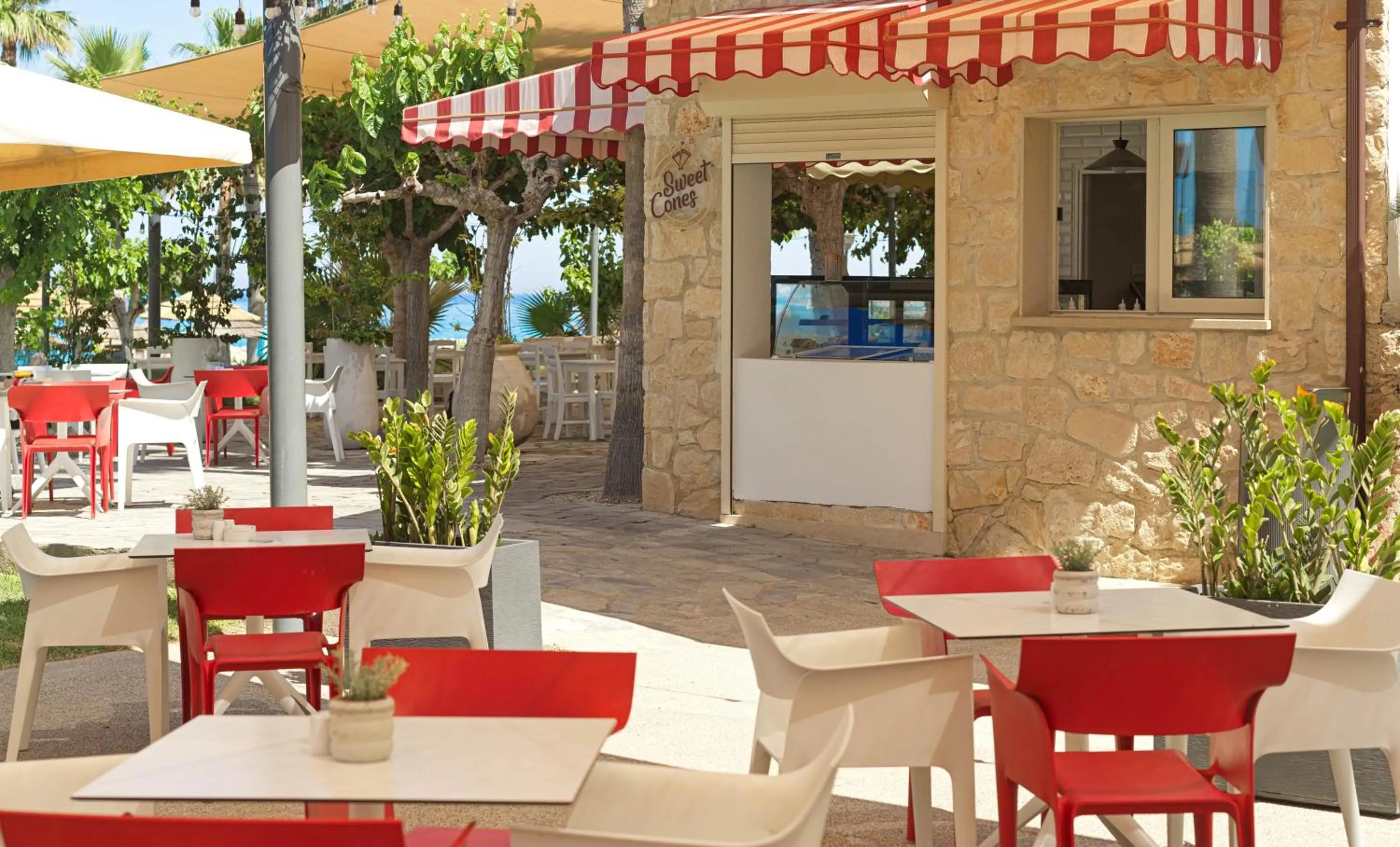 Restaurant/places to eat in St George Beach Hotel & Spa Resort