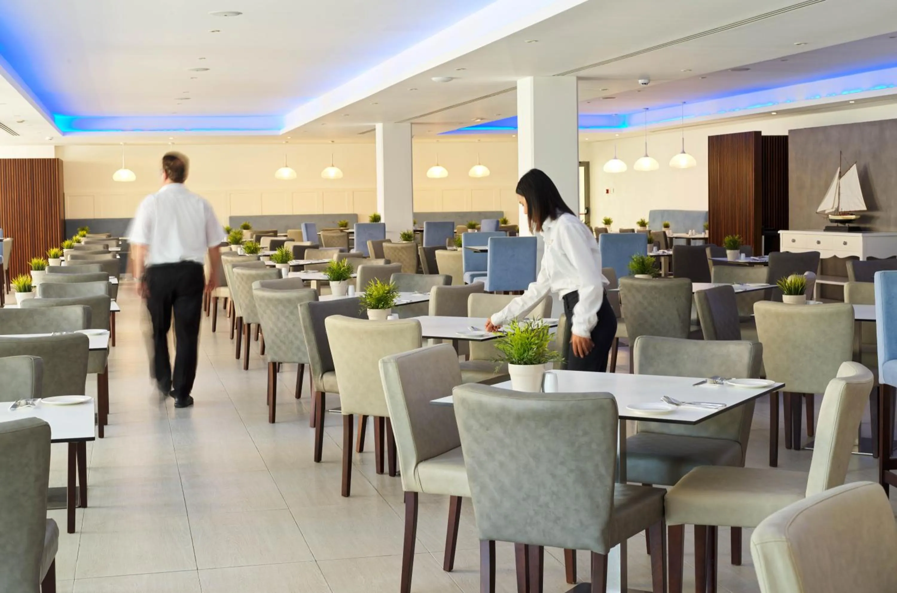 Restaurant/places to eat in St George Beach Hotel & Spa Resort