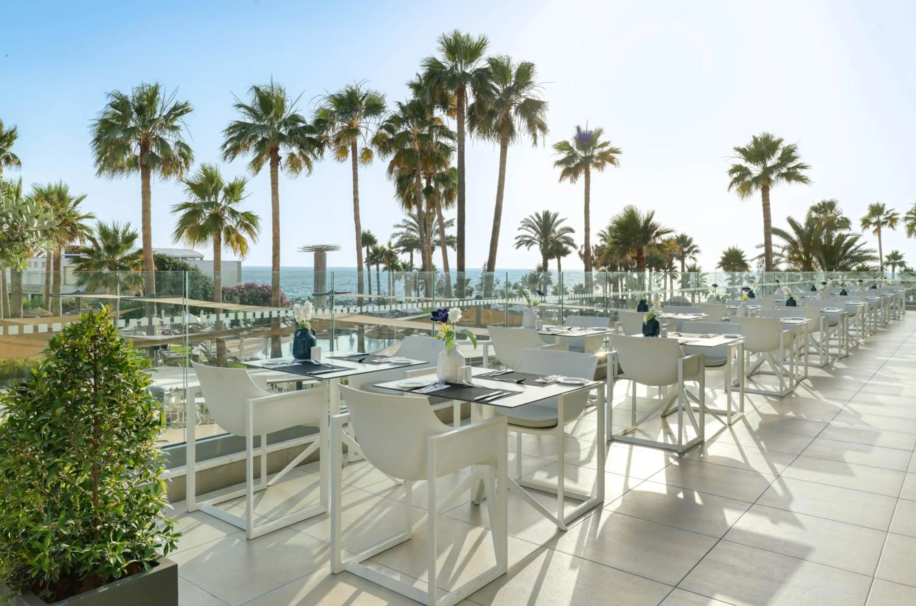 Restaurant/places to eat in St George Beach Hotel & Spa Resort