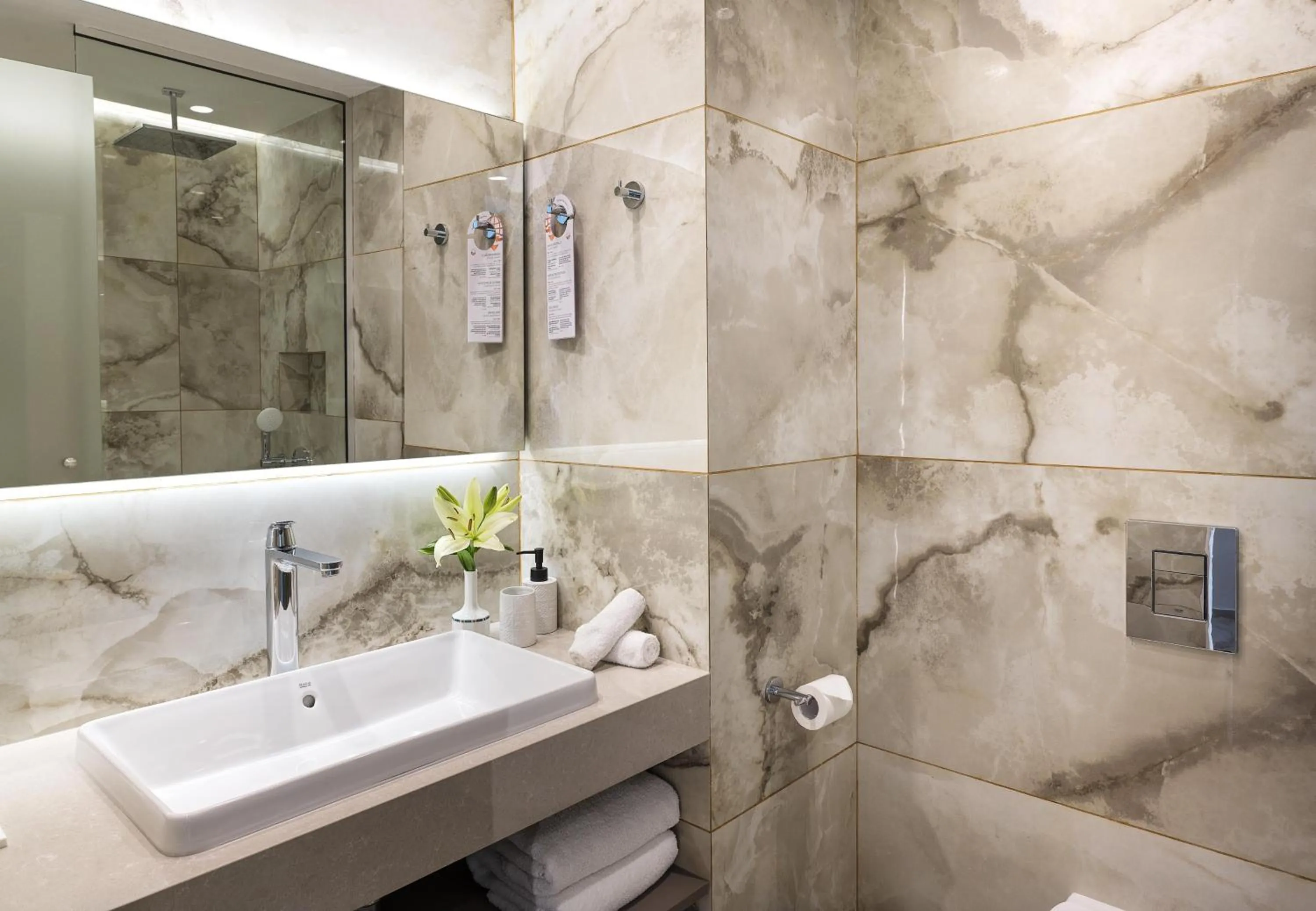 Bathroom in St George Beach Hotel & Spa Resort