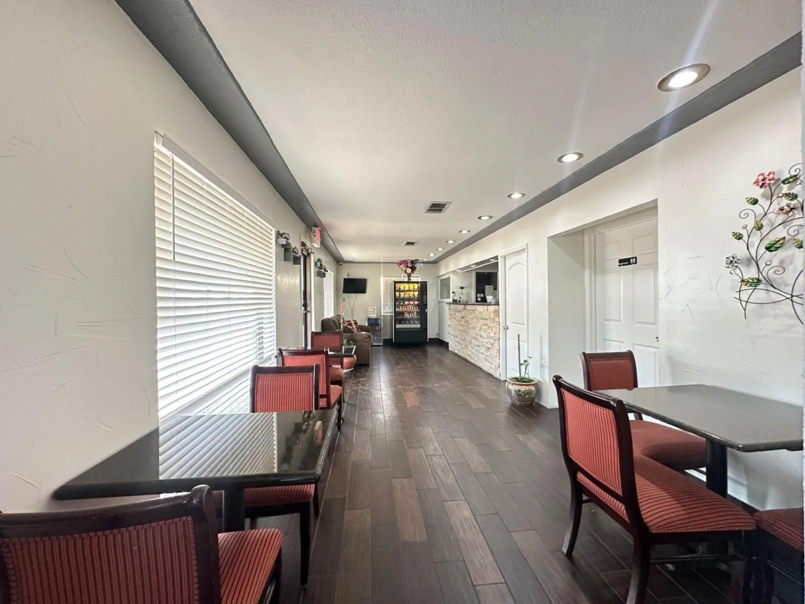 Lobby or reception in Loyalty Inn Gainesville