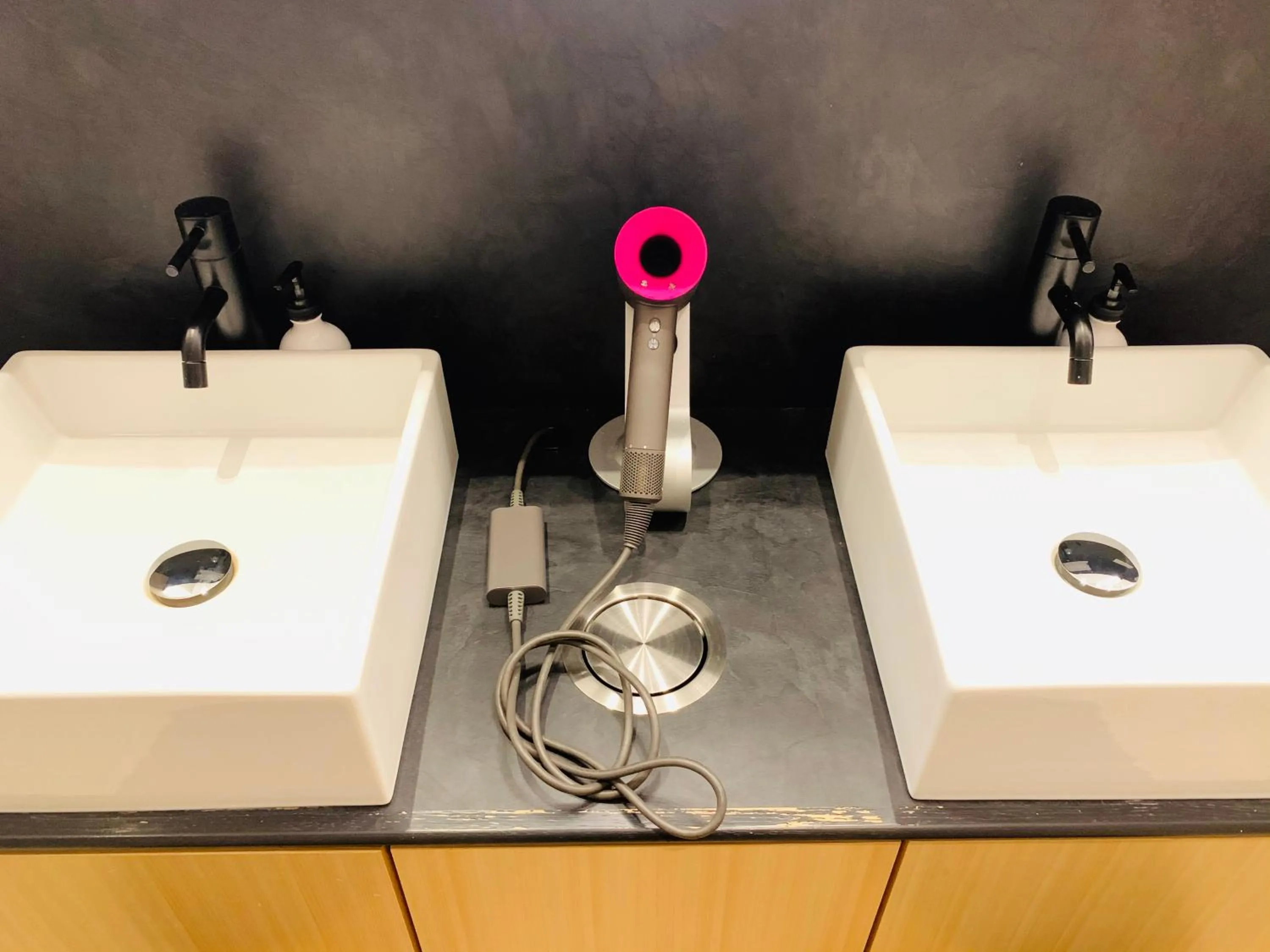 Public Bath in CAFE/MINIMAL HOTEL OUR OUR