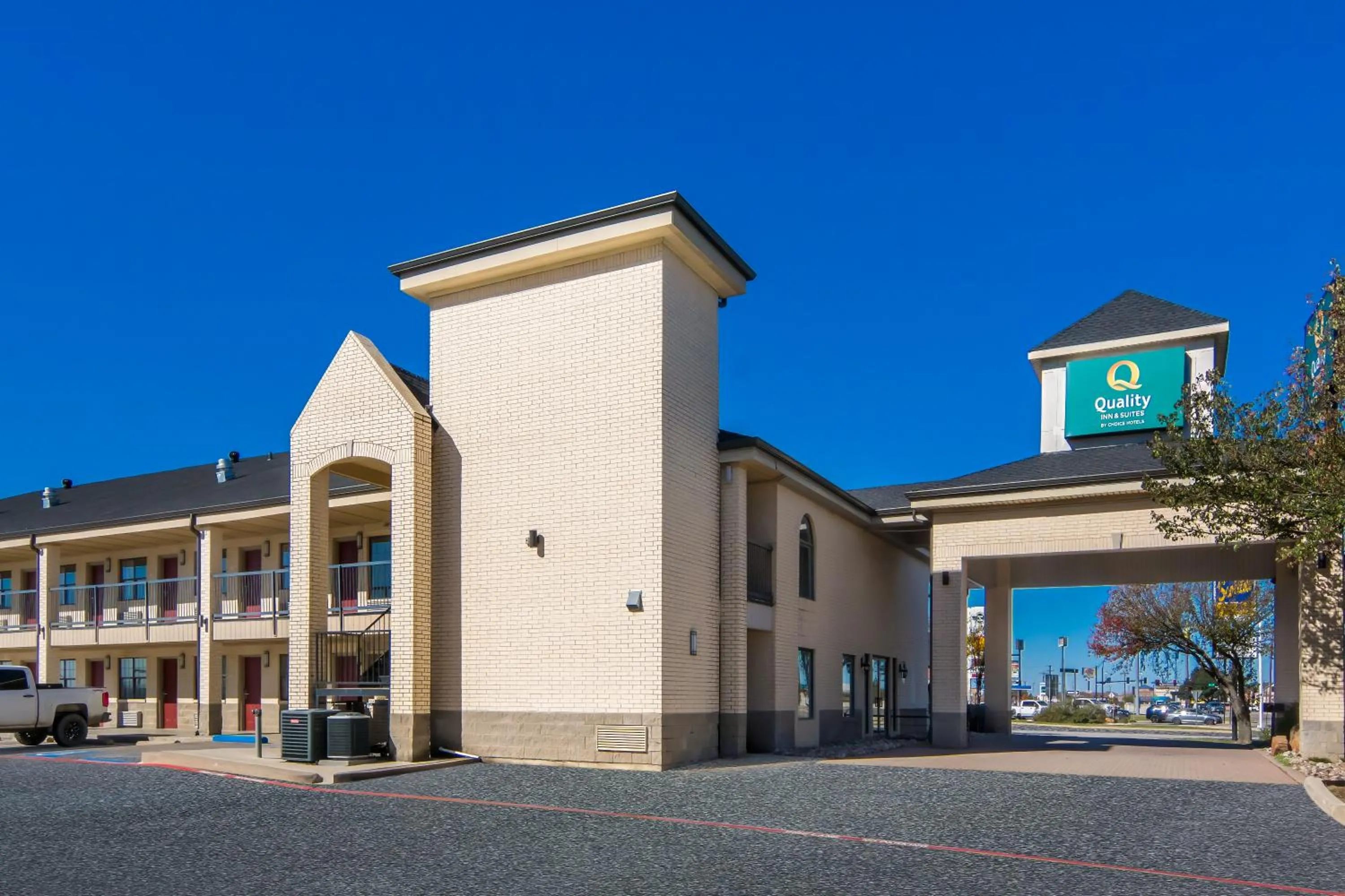 Property building in Quality Inn & Suites Weatherford