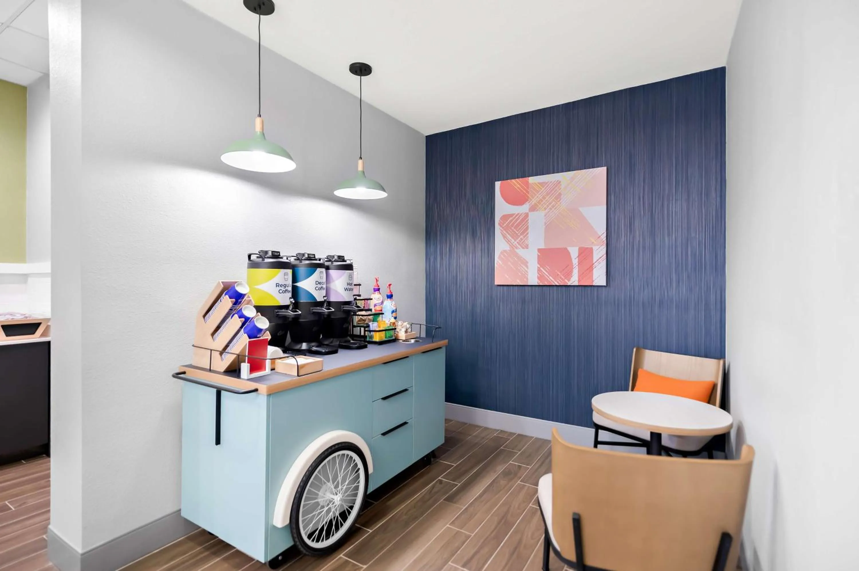 Dining area in Hawthorn Suites by Wyndham Longview