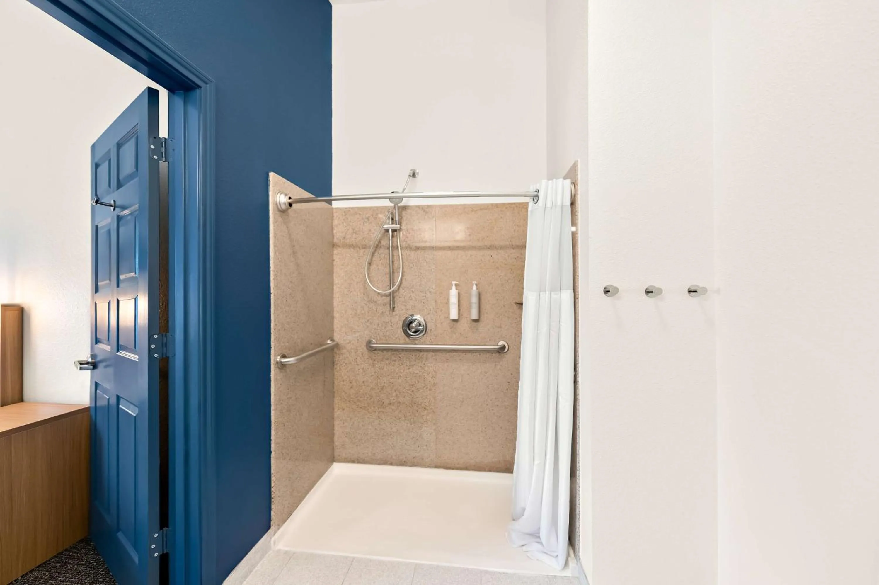 Bathroom in Hawthorn Suites by Wyndham Longview