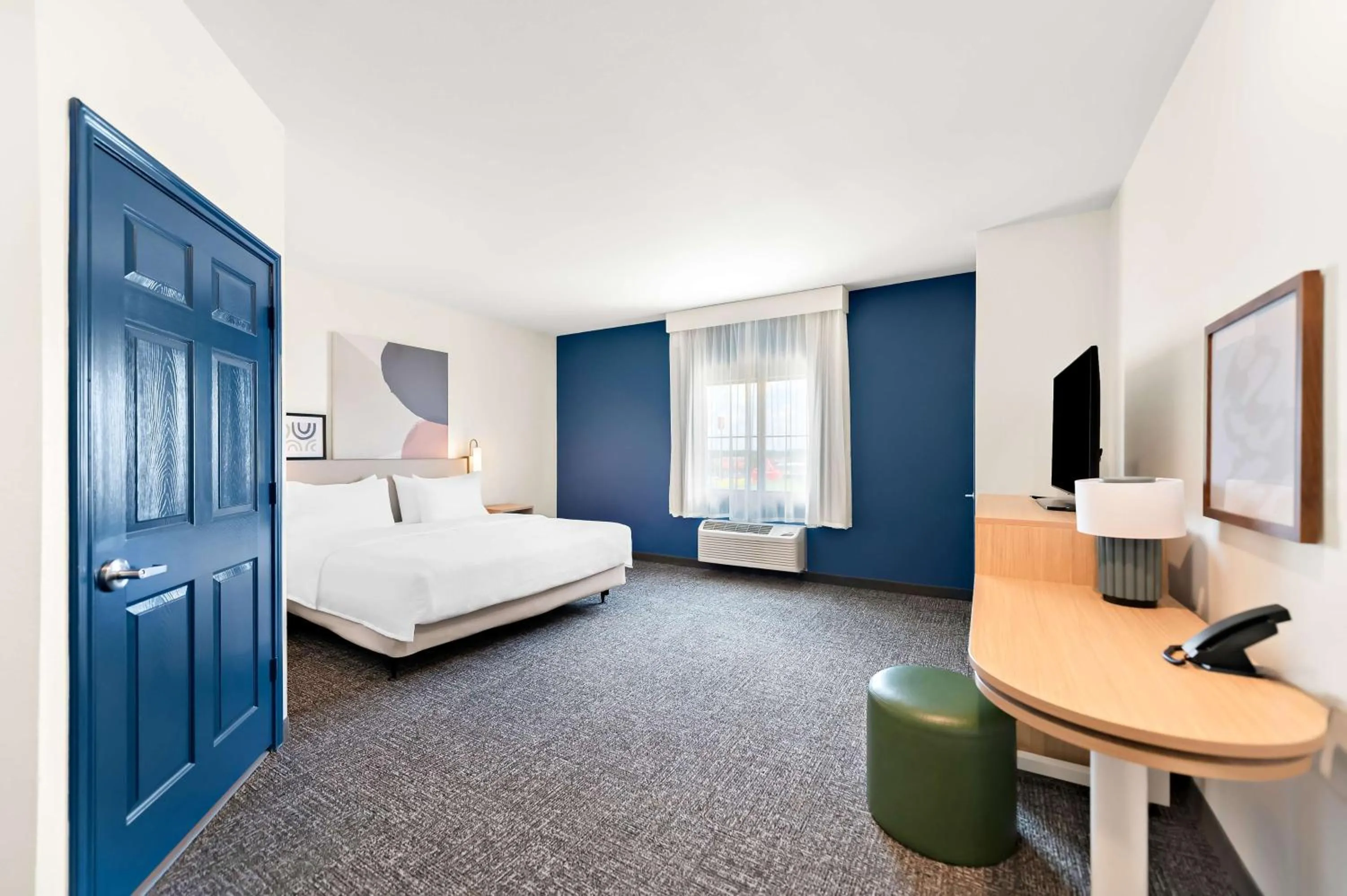 Bedroom, Bed in Hawthorn Suites by Wyndham Longview