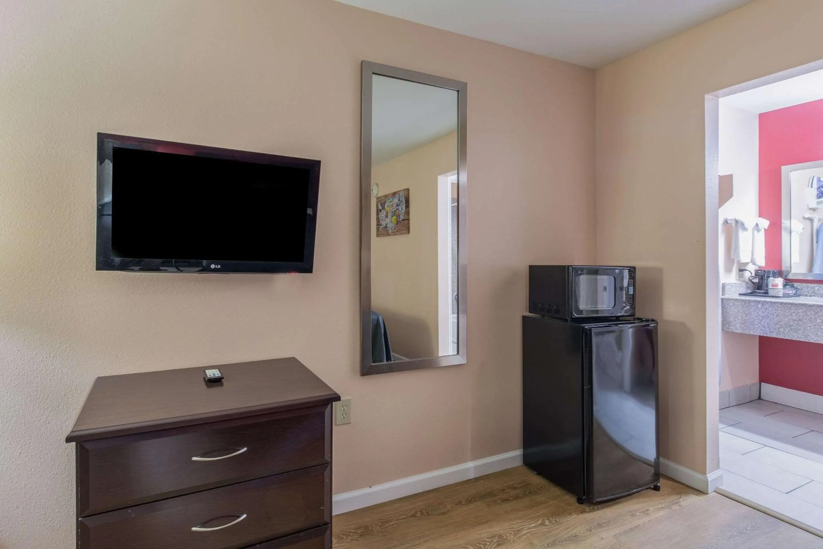 Photo of the whole room in Quality Inn & Suites Bridge City Orange