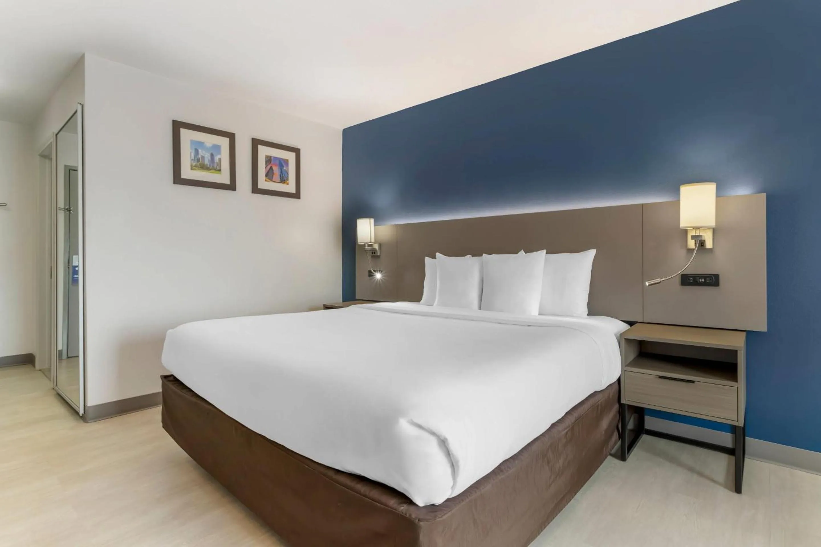 Bedroom, Bed in Comfort Inn & Suites Houston FM1960 - Champions