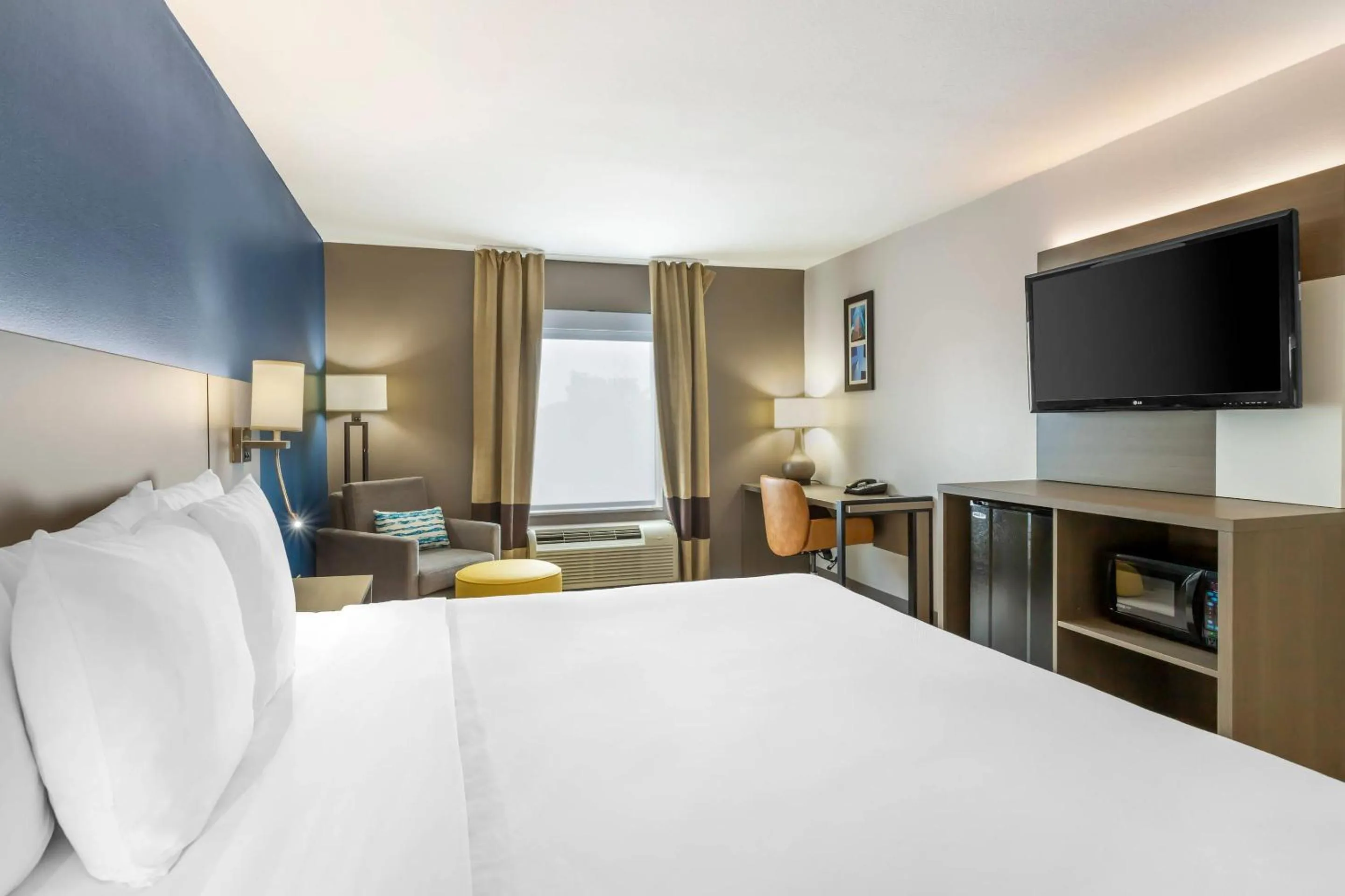 Bedroom, Bed in Comfort Inn & Suites Houston FM1960 - Champions