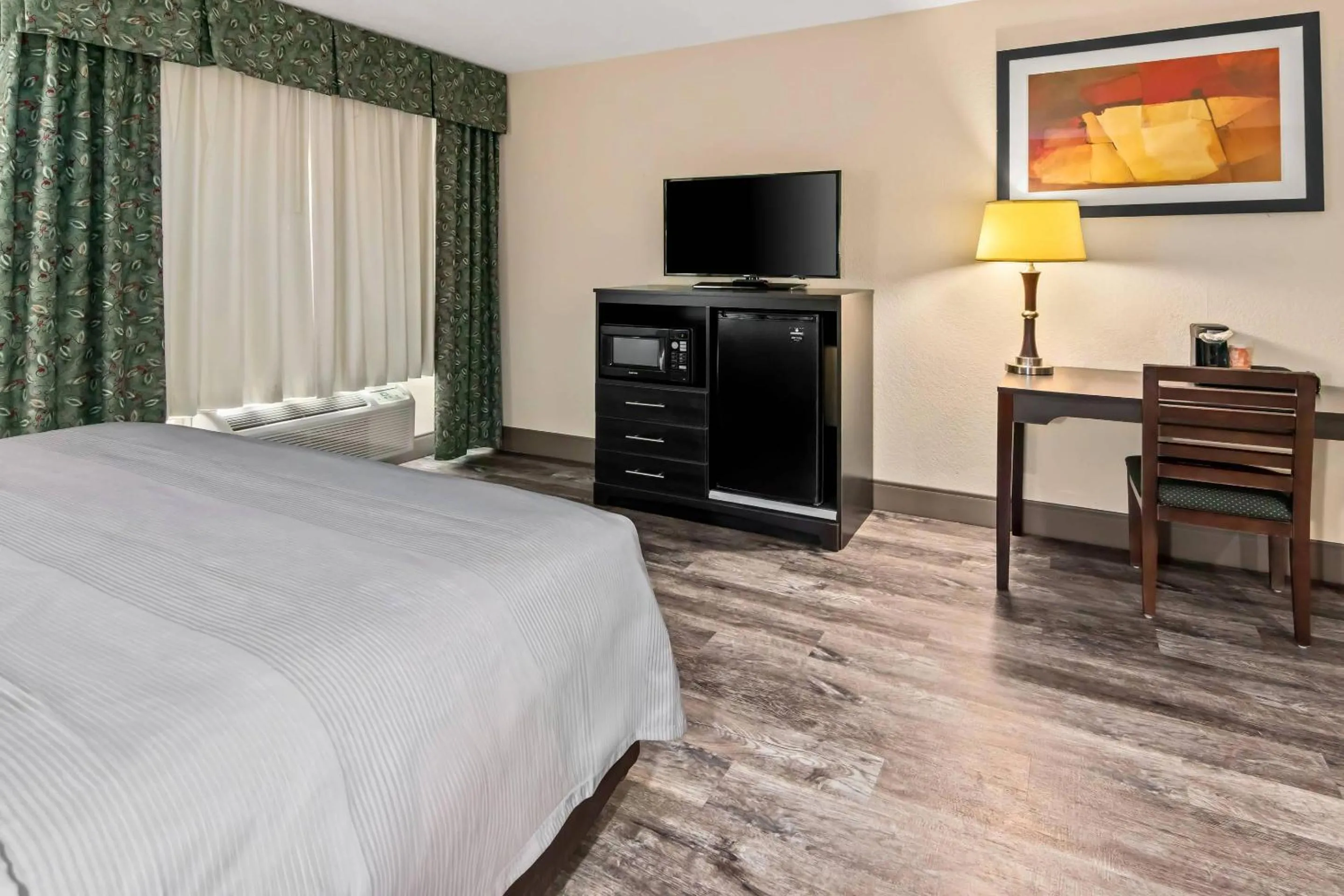 Bedroom, Bed in Quality Inn & Suites - Granbury