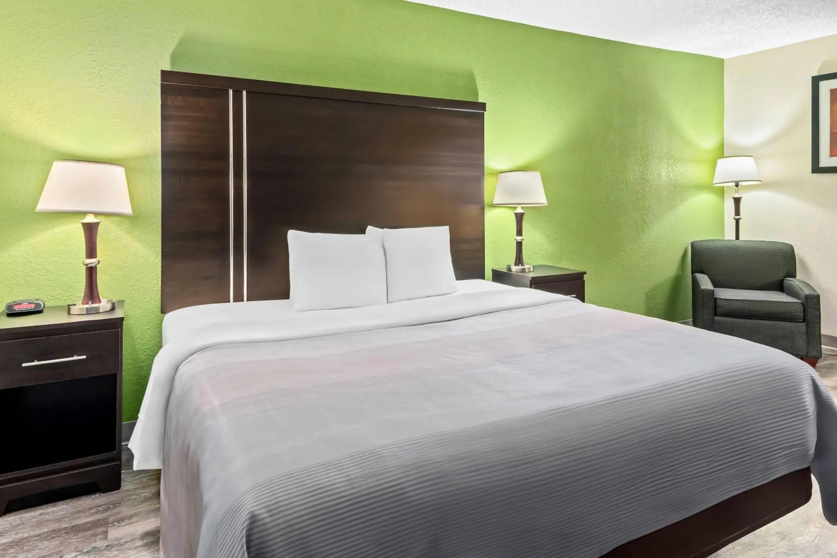 Bedroom, Bed in Quality Inn & Suites - Granbury