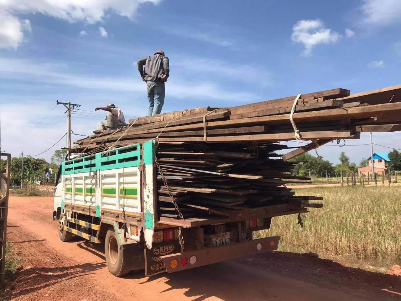 Darts in Dontrei Villa Angkor
