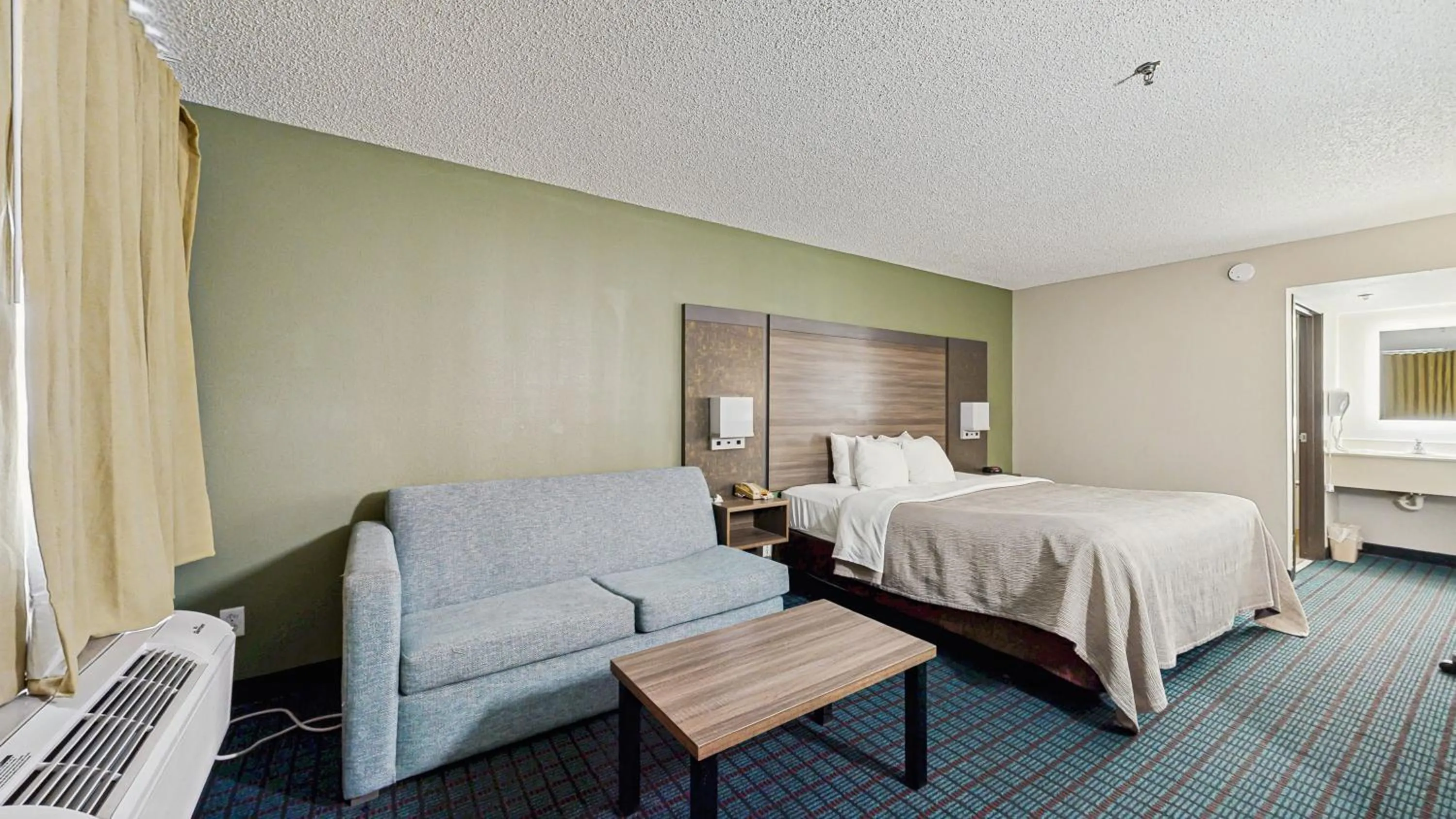 Bed in Quality Inn Van Horn