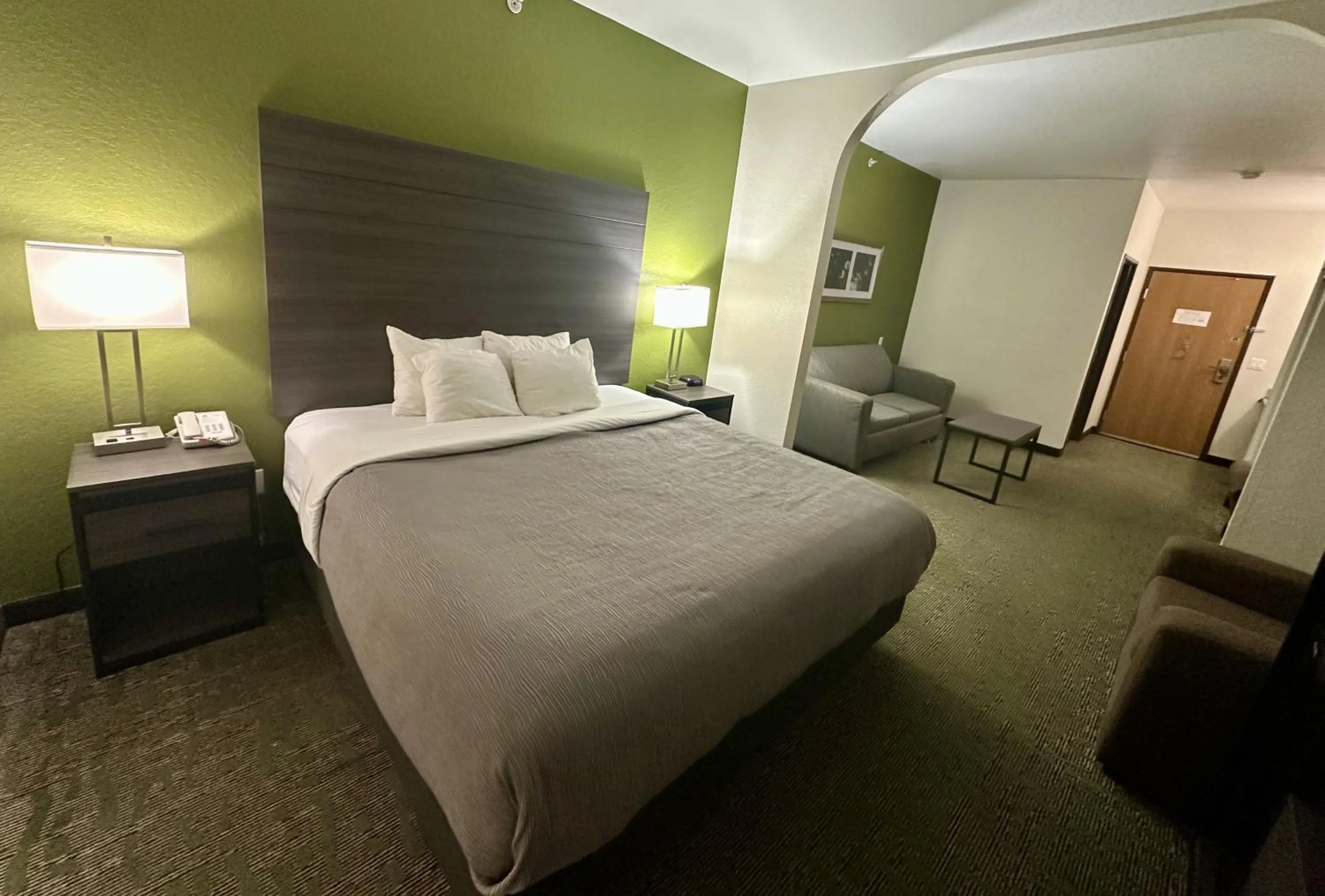 Bedroom, Bed in Quality Suites San Antonio Brooks City Base