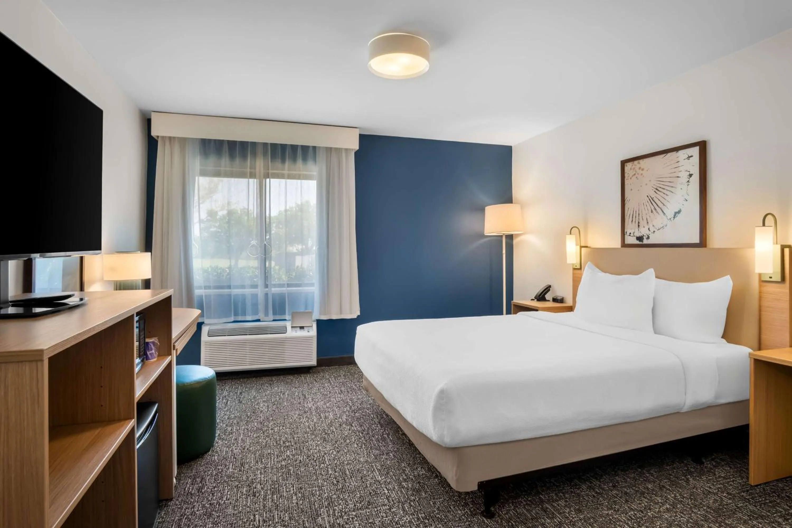 Bed in Spark By Hilton Grapevine DFW North