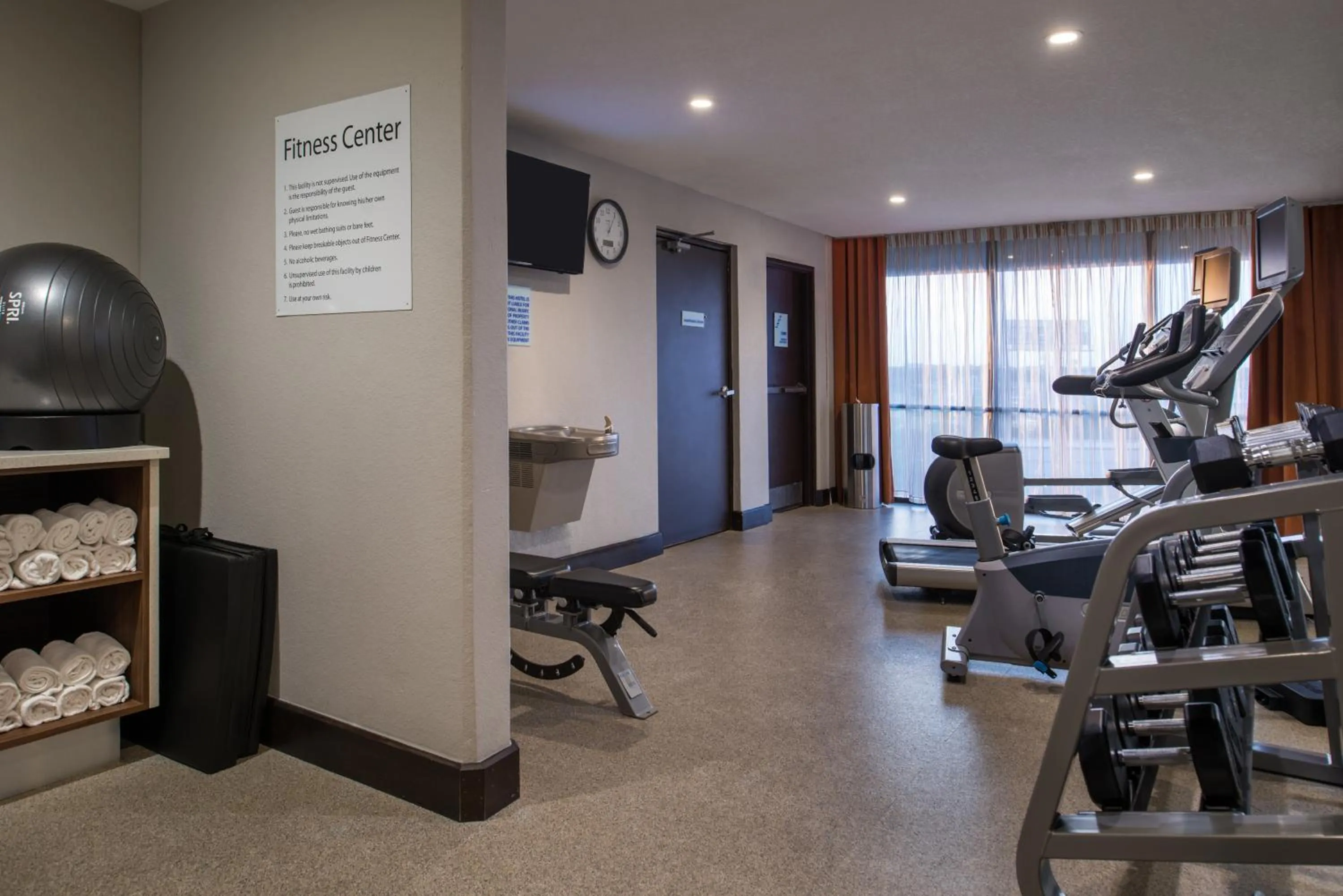 Fitness centre/facilities in Holiday Inn Express & Suites San Antonio Medical - Six Flags by IHG