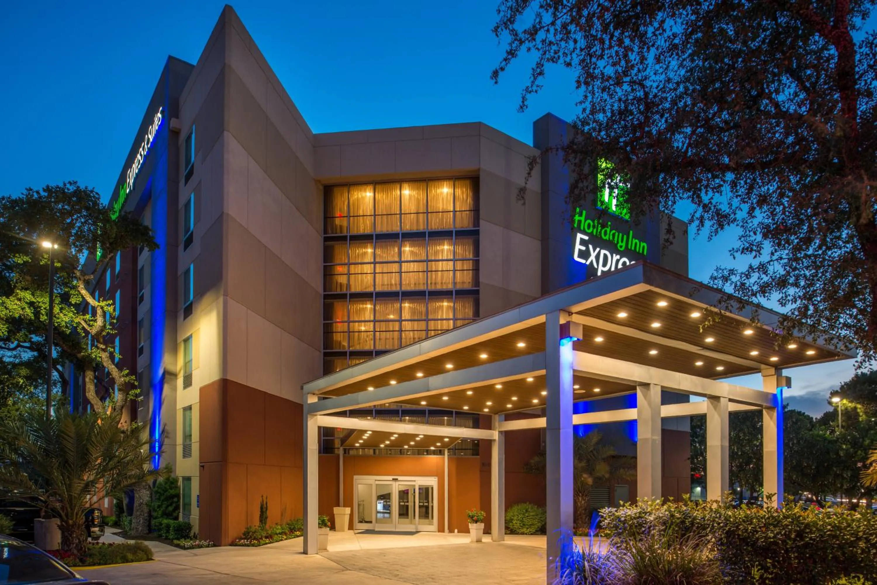 Property building in Holiday Inn Express & Suites San Antonio Medical - Six Flags by IHG