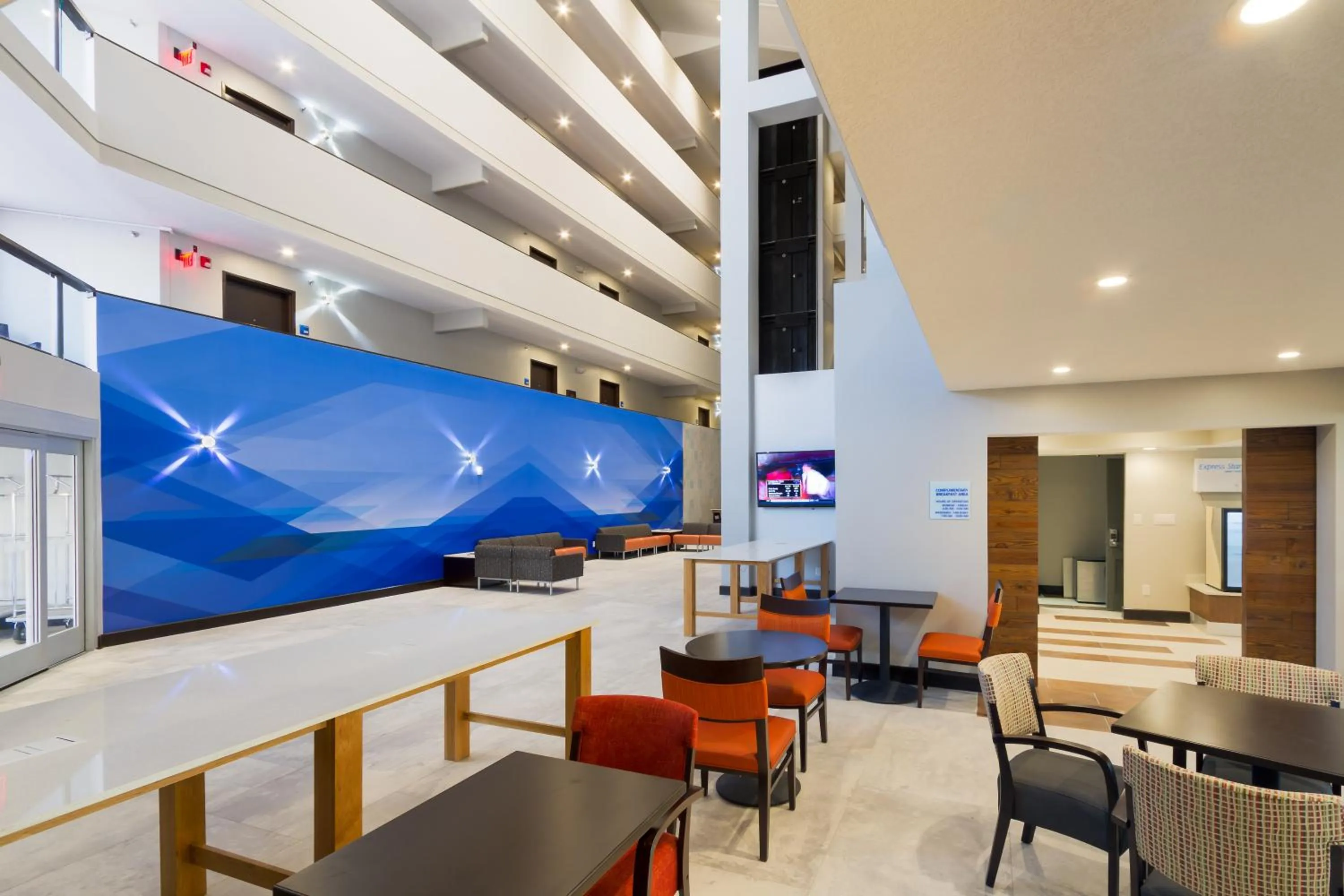 Lobby or reception in Holiday Inn Express & Suites San Antonio Medical - Six Flags by IHG
