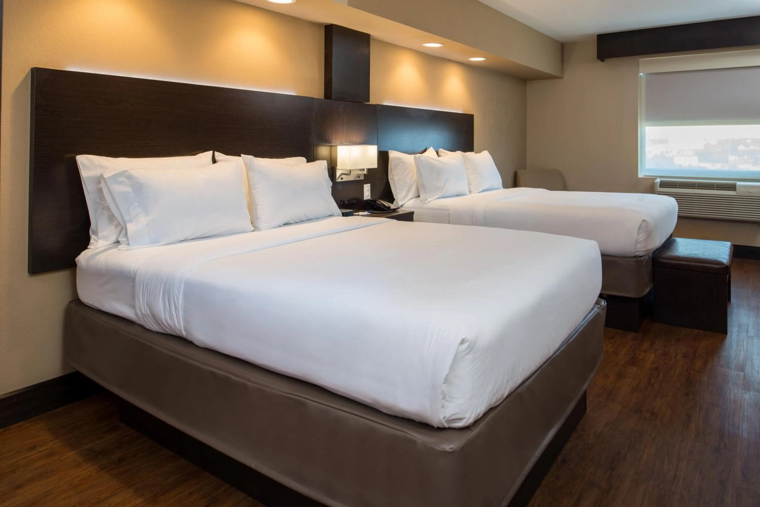 Photo of the whole room, Bed in Holiday Inn Express & Suites San Antonio Medical - Six Flags by IHG