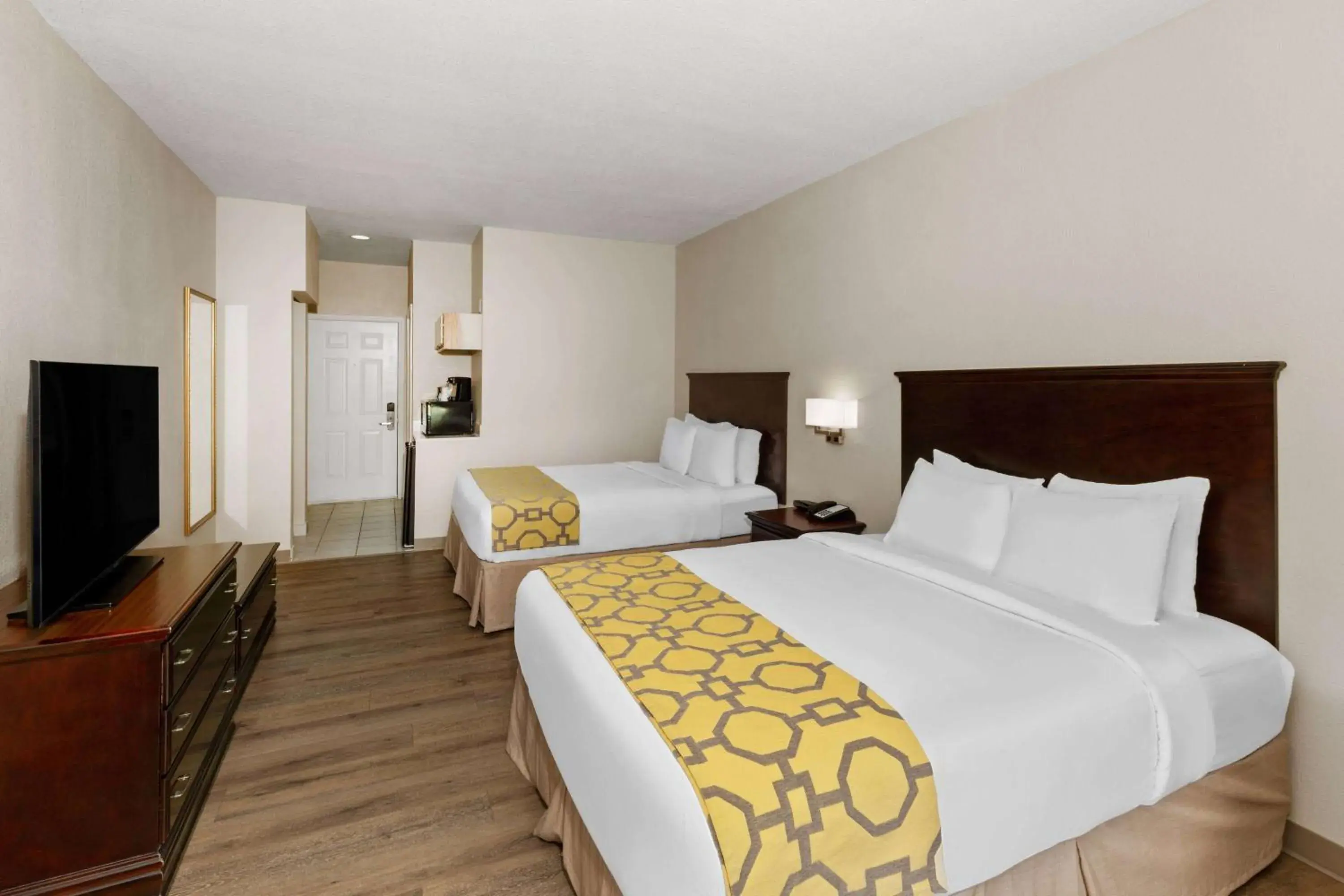 2 Queen Bed, Mobility Accessible Room, Bathtub w/ Grab Bars, Non-Smoking in Baymont by Wyndham Houston Brookhollow 2 Queen Bed, Mobility Accessible Room, Bathtub w/ Grab Bars, Non-Smoking in Baymont by Wyndham Houston Brookhollow