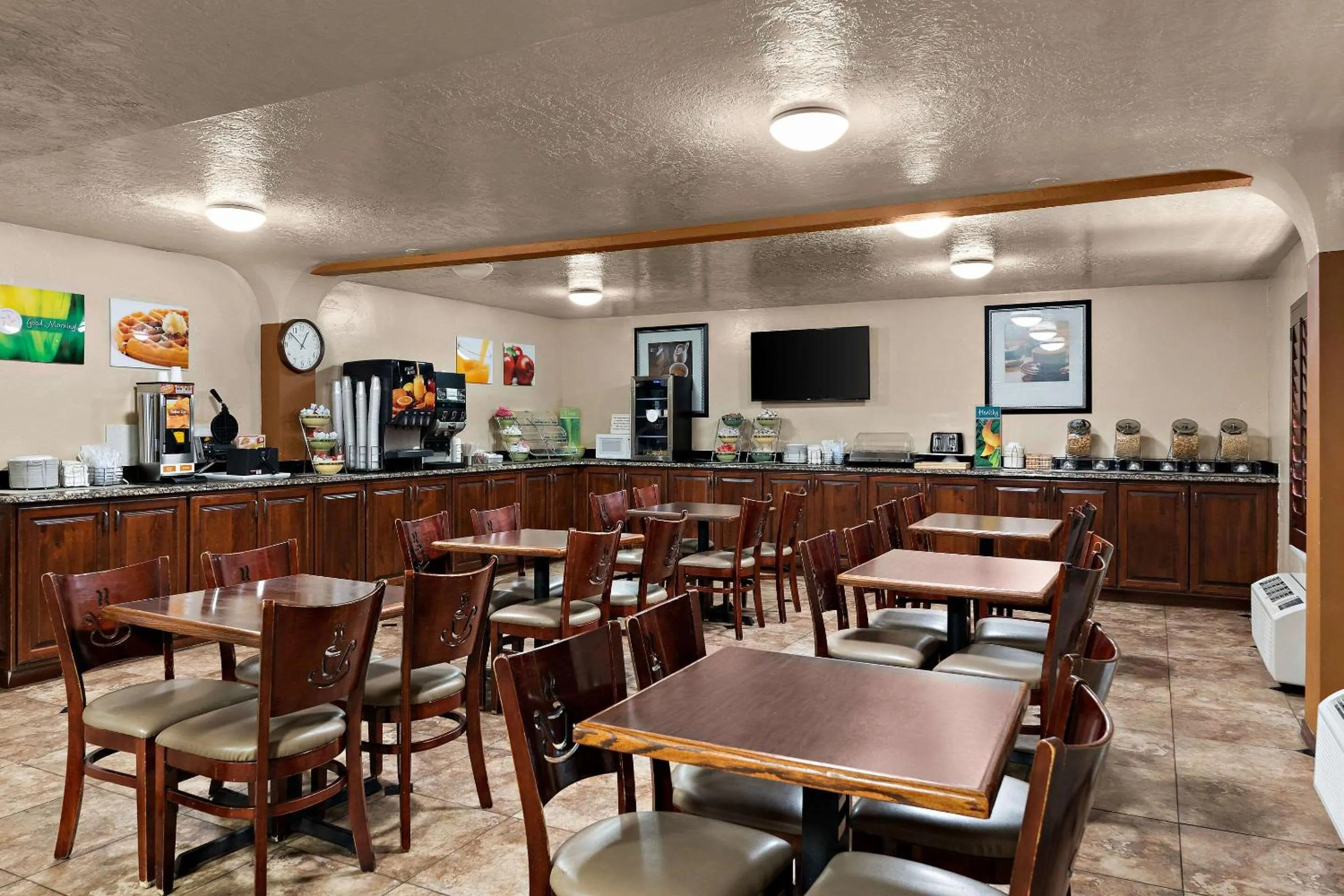 Breakfast in Quality Inn Saint George South Bluff