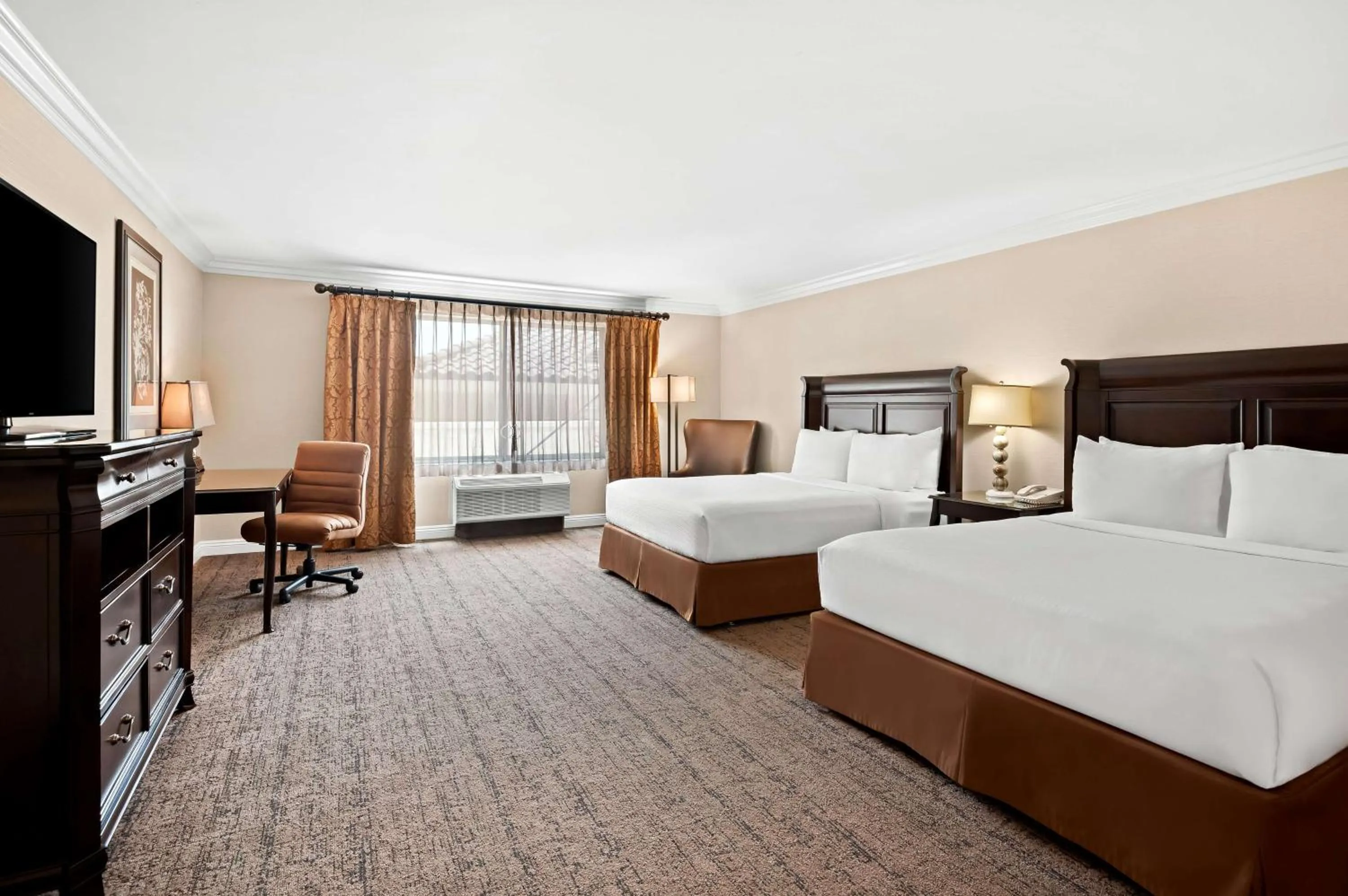 Bedroom, Bed in Best Western Ontario Mills Mall