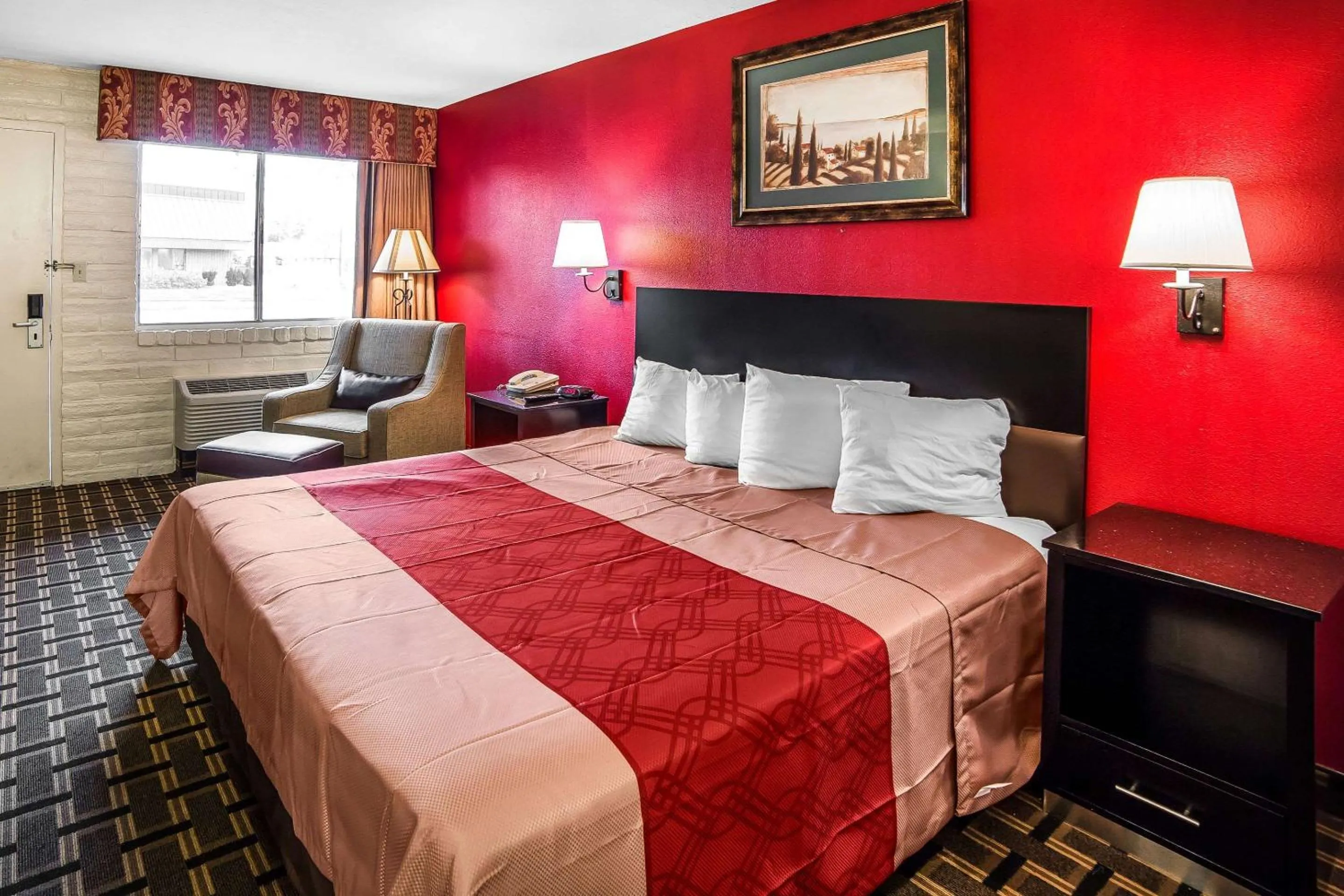 Photo of the whole room in Econo Lodge Downtown