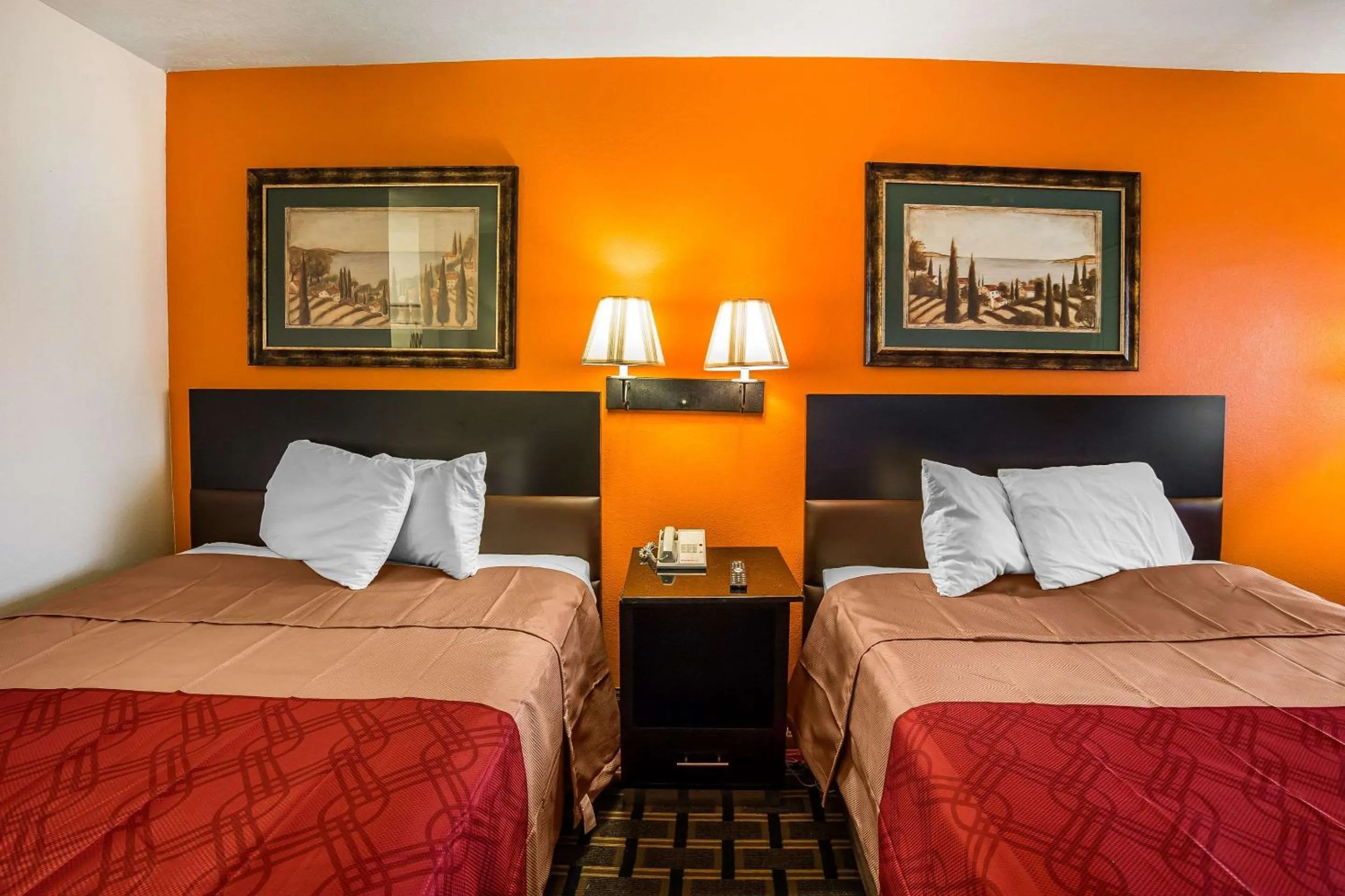 Photo of the whole room in Econo Lodge Downtown