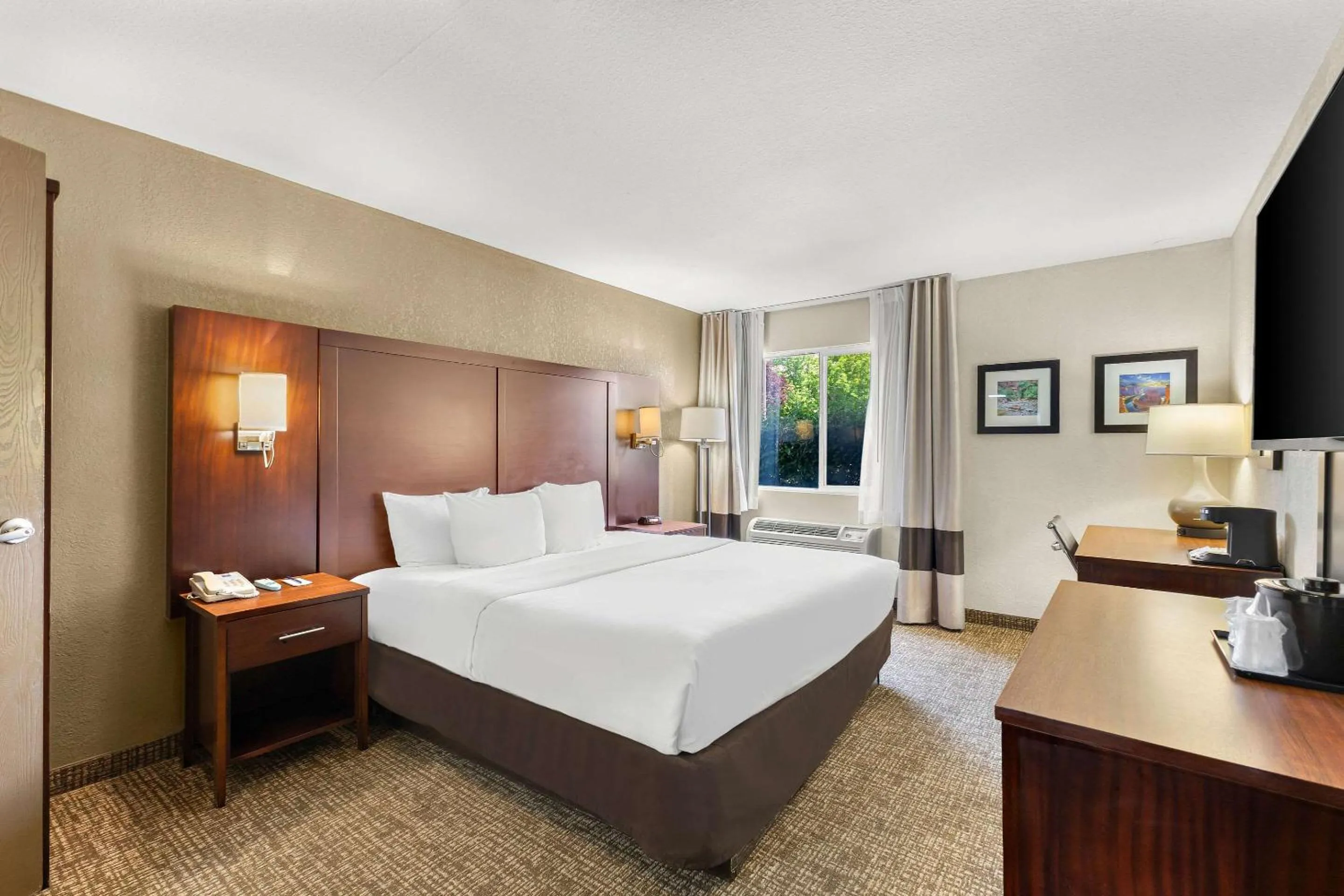 Bedroom, Bed in Comfort Inn Layton - Salt Lake City