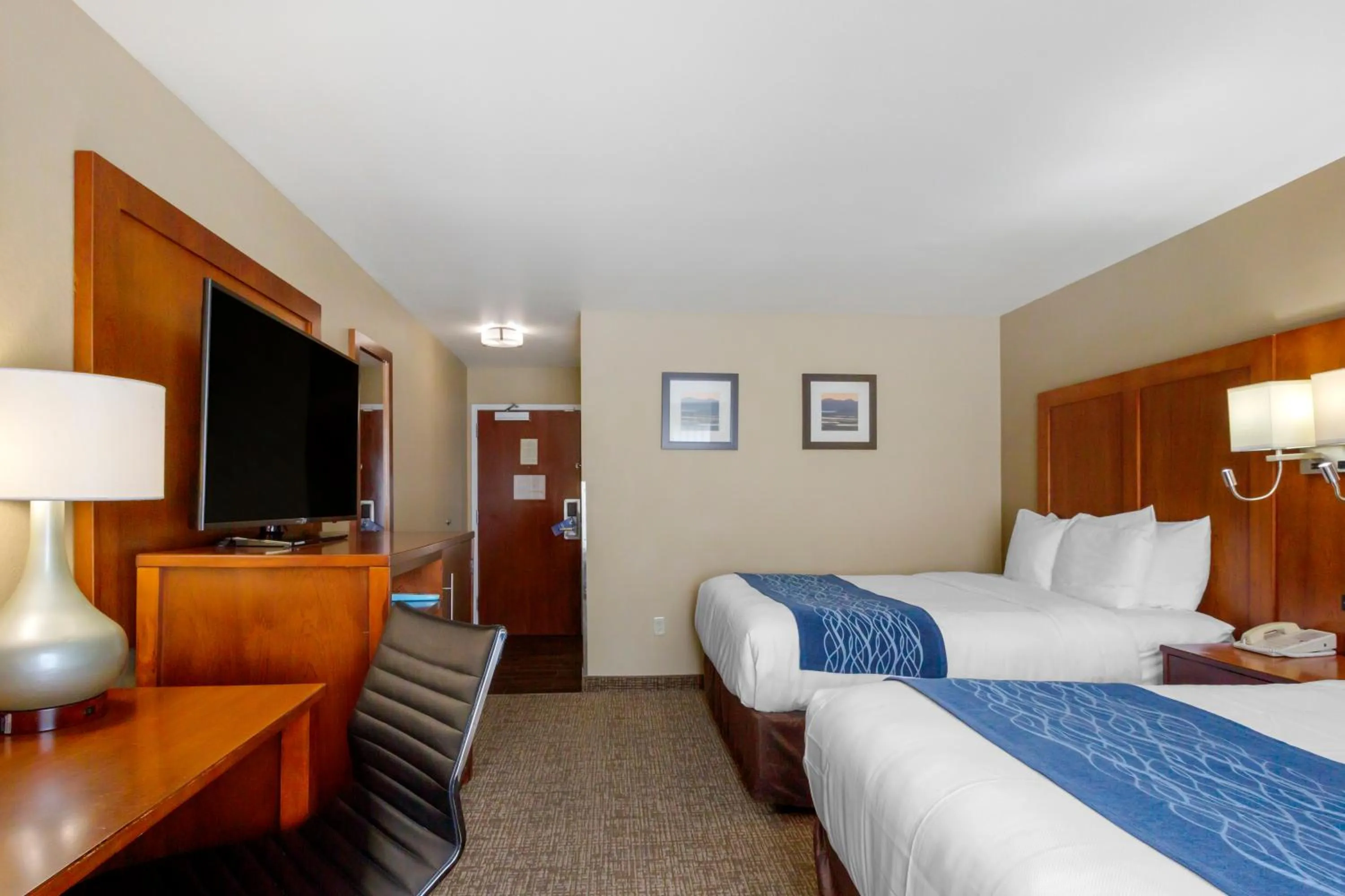 Photo of the whole room, Bed in Comfort Inn & Suites Woods Cross - Salt Lake City North