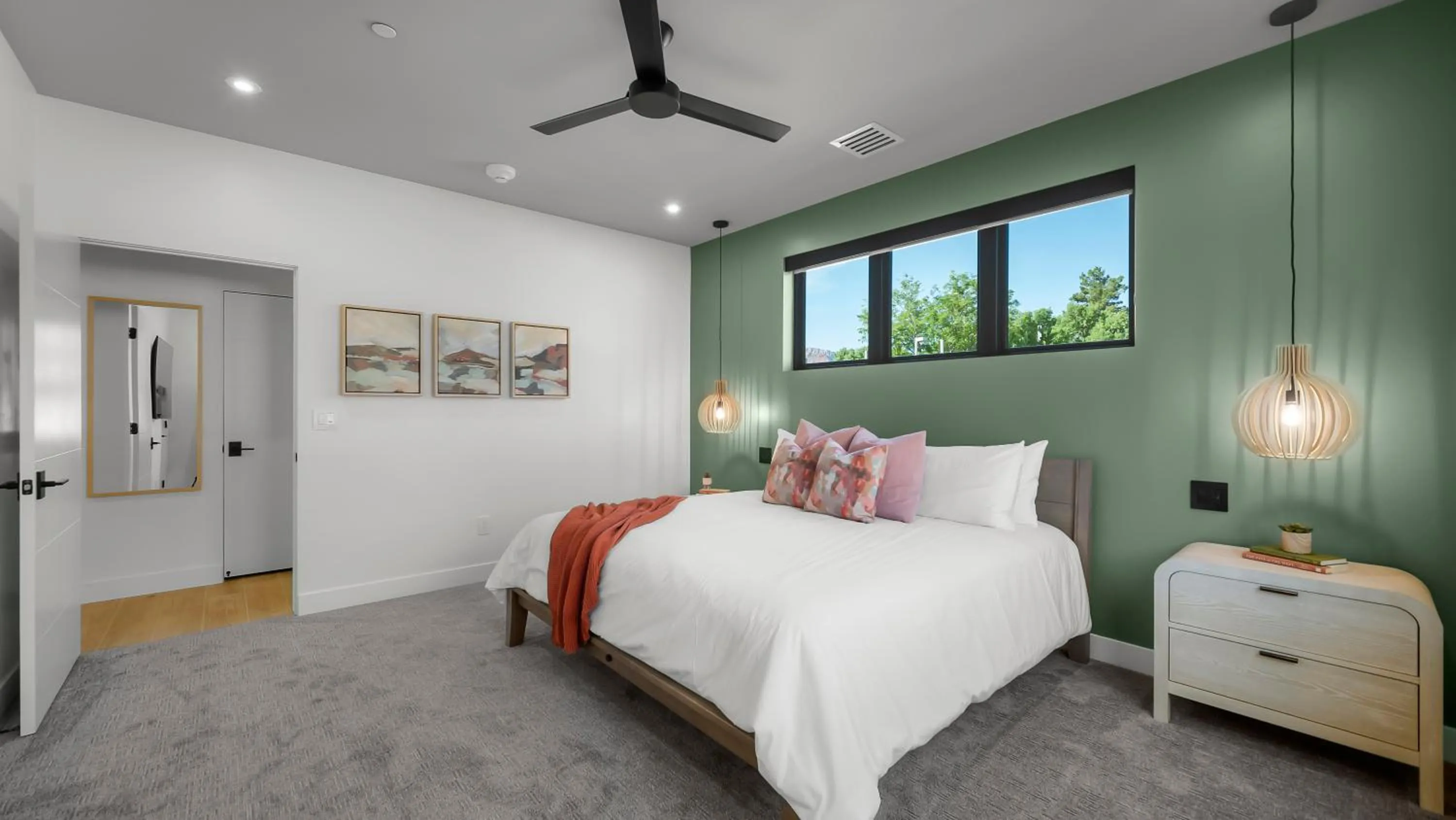 Bed in Montclair at Zion