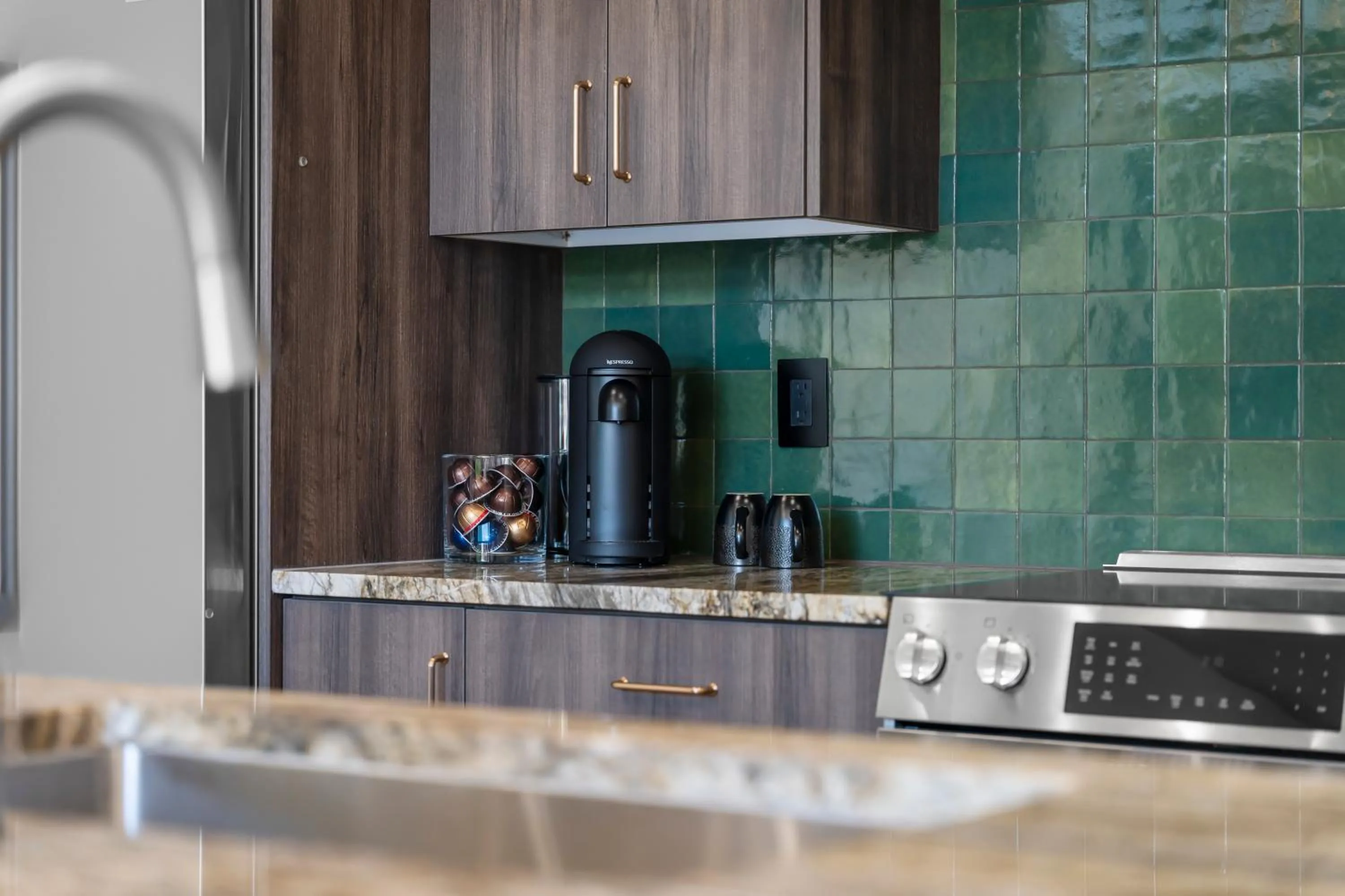 Coffee/tea facilities in Montclair at Zion