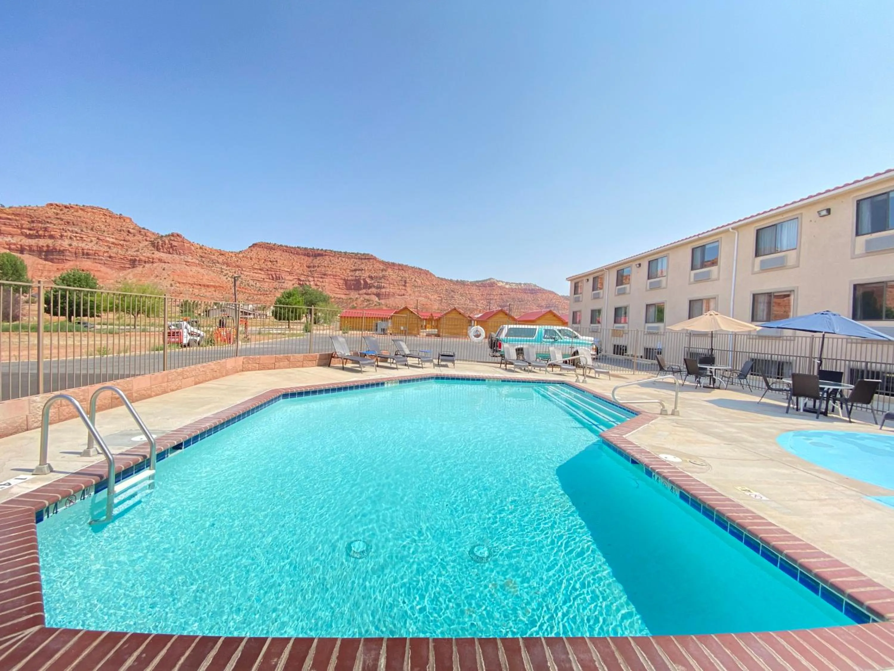 Swimming pool in Quality Inn Kanab National Park Area