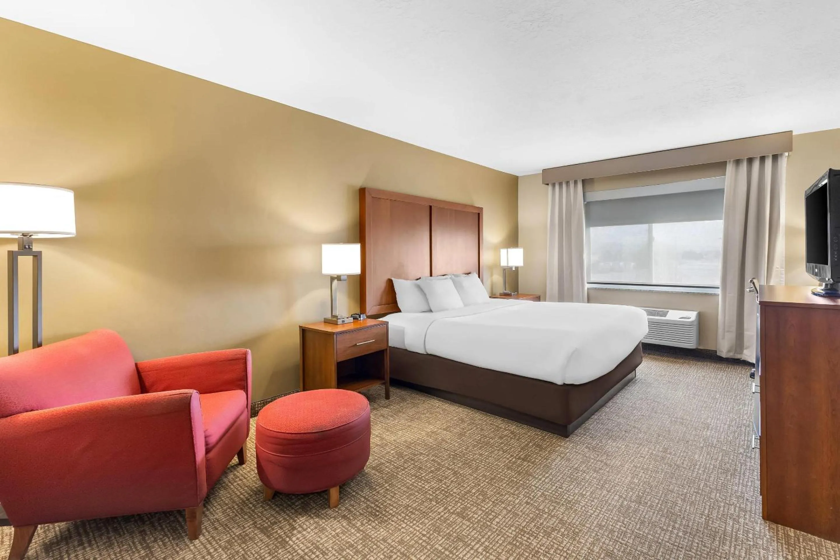 Bedroom, Bed in Comfort Inn Ogden near Event Center