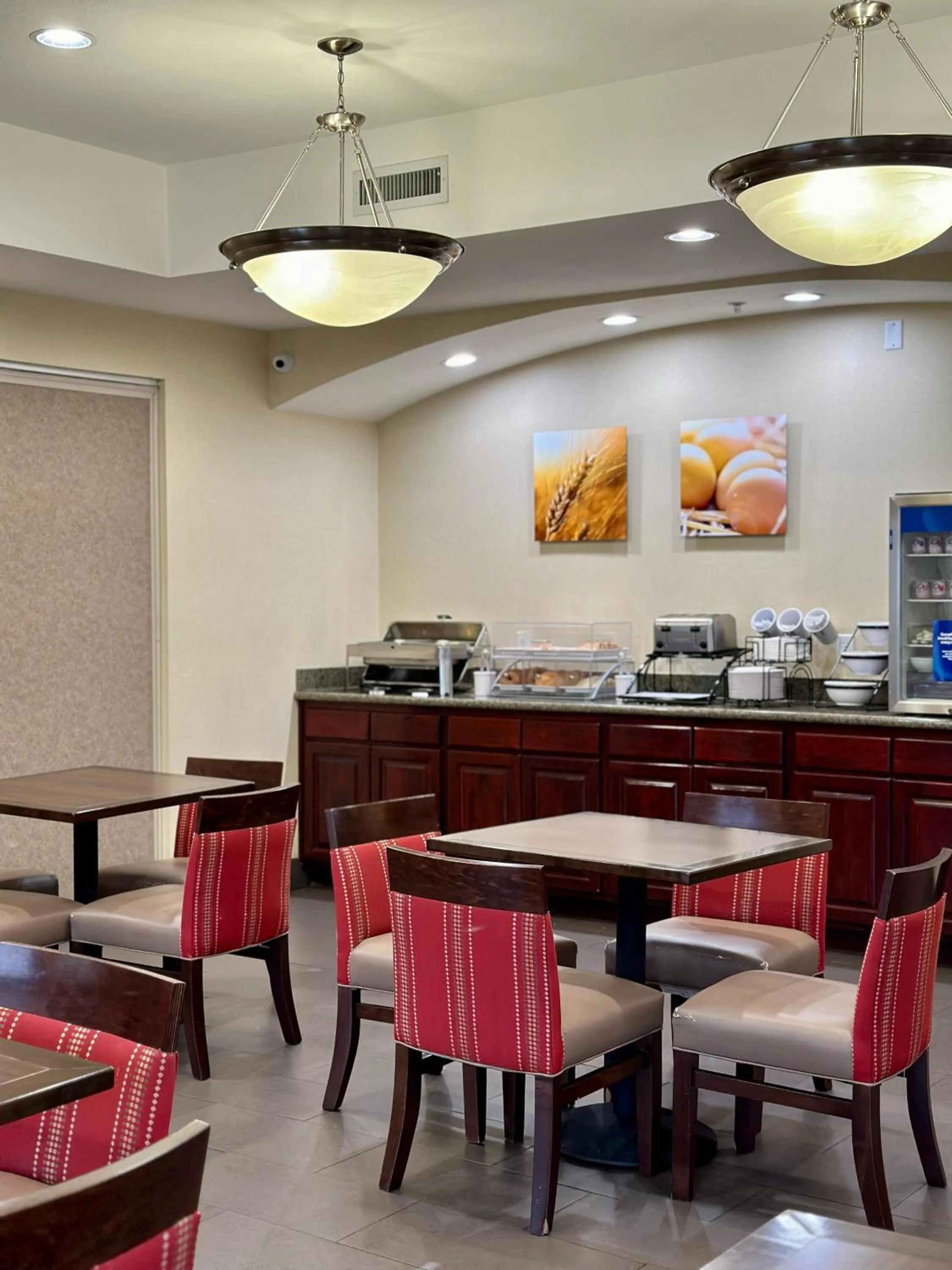 Buffet breakfast in Comfort Inn Ogden near Event Center