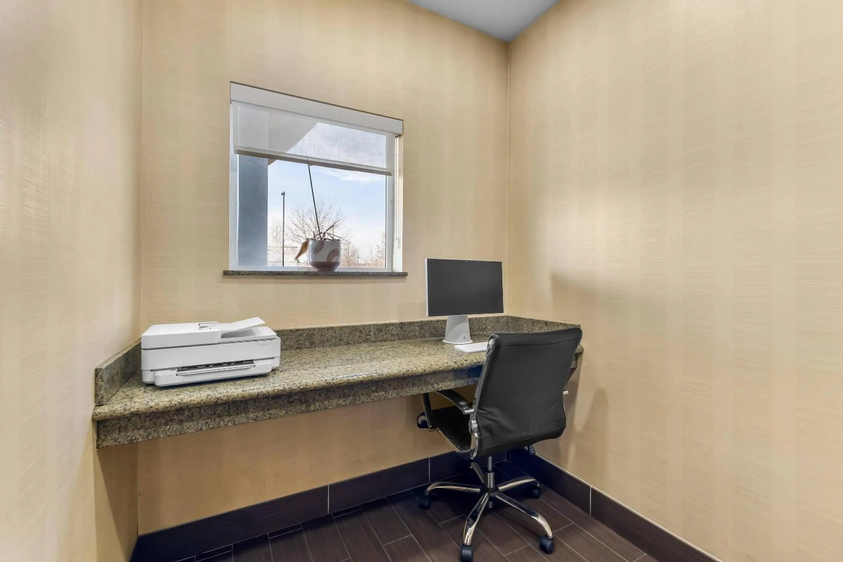 Business facilities in Comfort Inn Ogden near Event Center