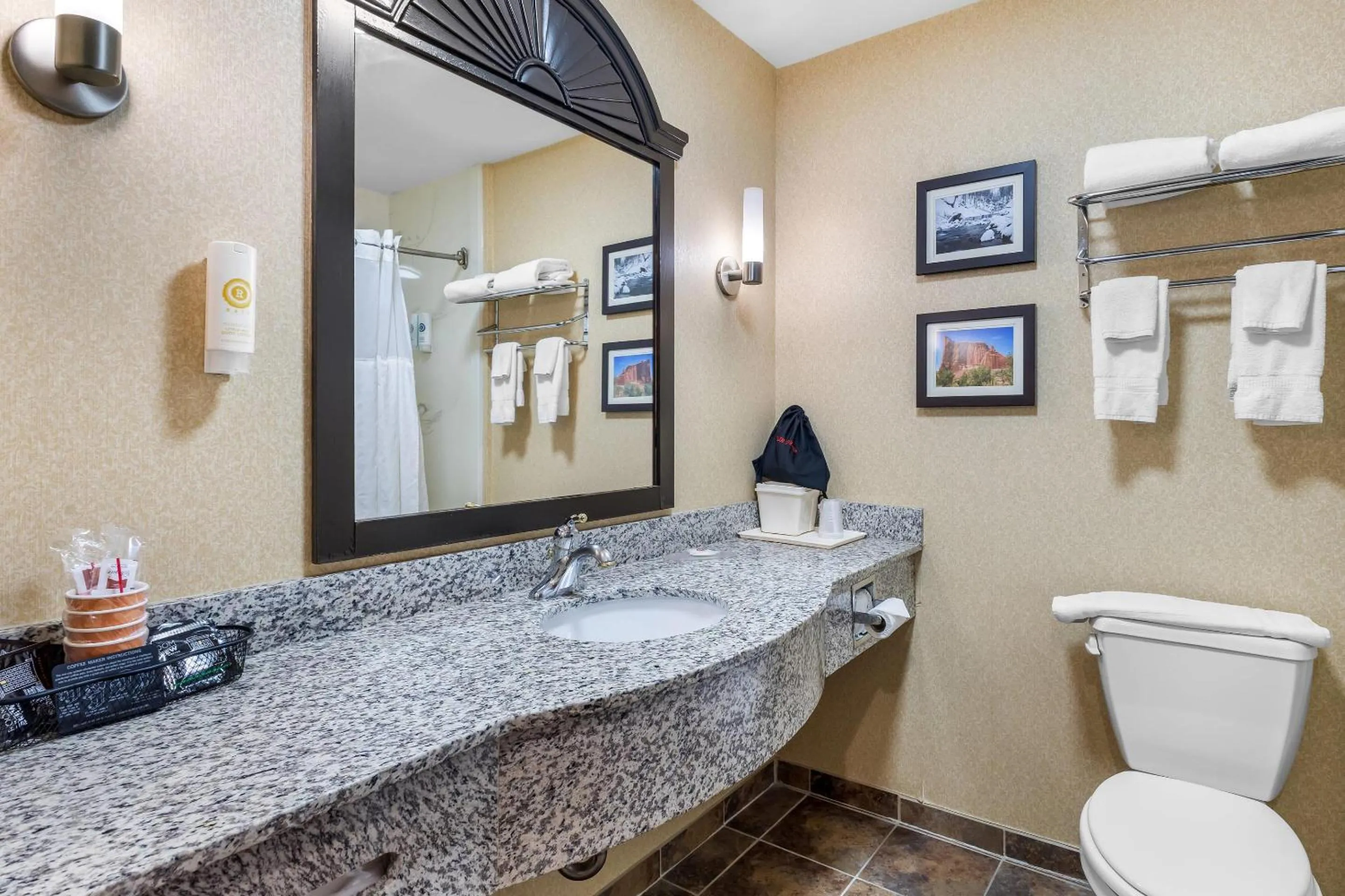 Bedroom in Comfort Inn Ogden near Event Center