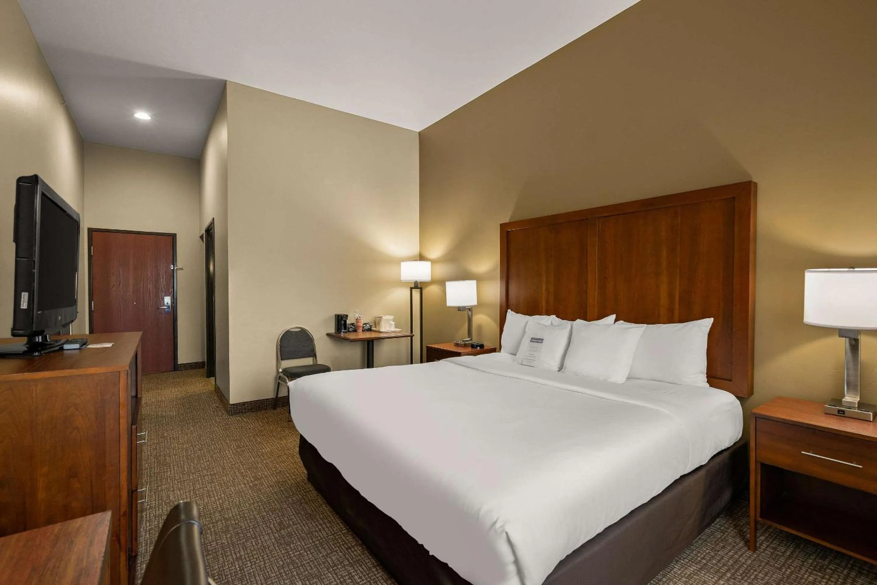 Bedroom, Bed in Comfort Inn Ogden near Event Center