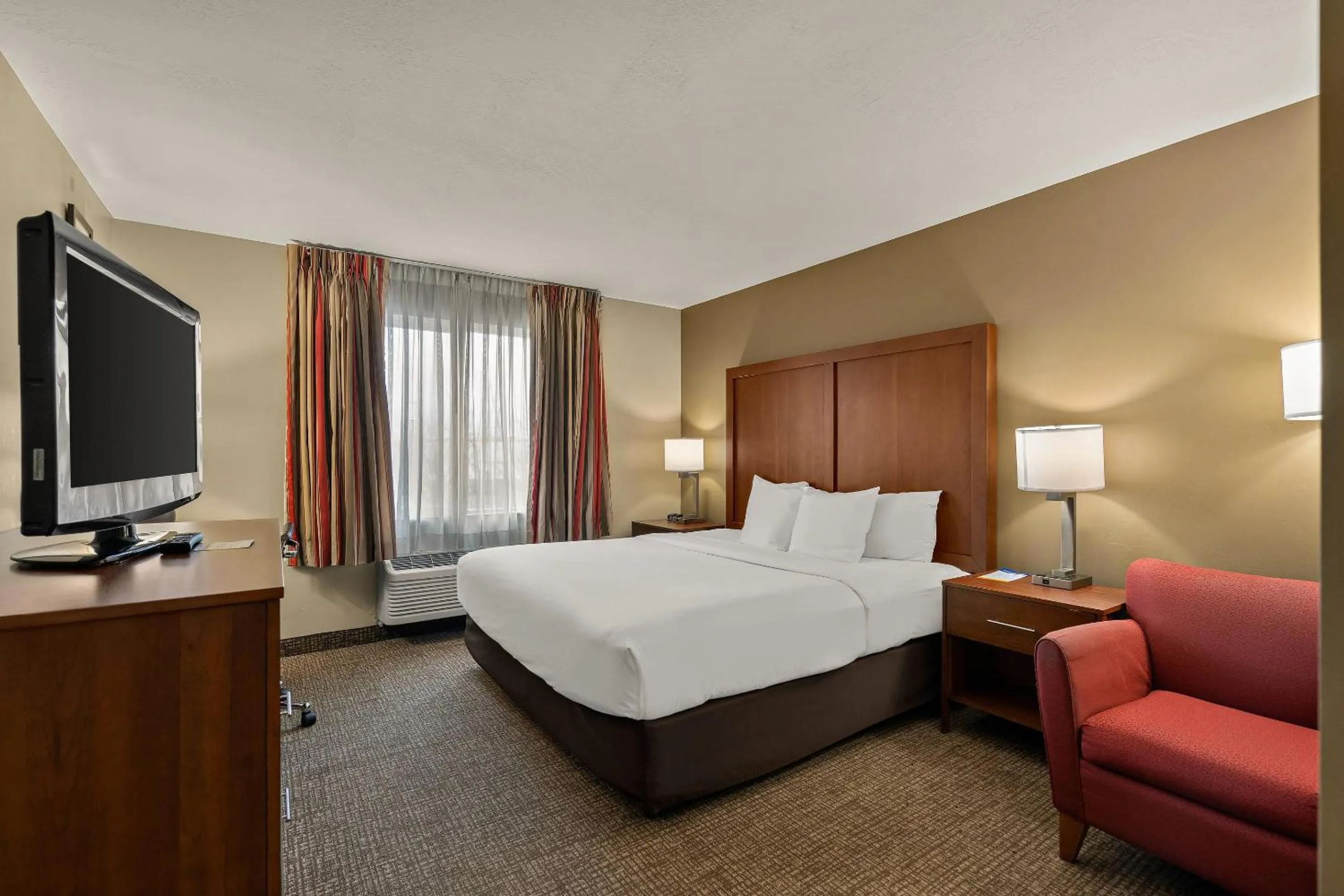 Bedroom, Bed in Comfort Inn Ogden near Event Center