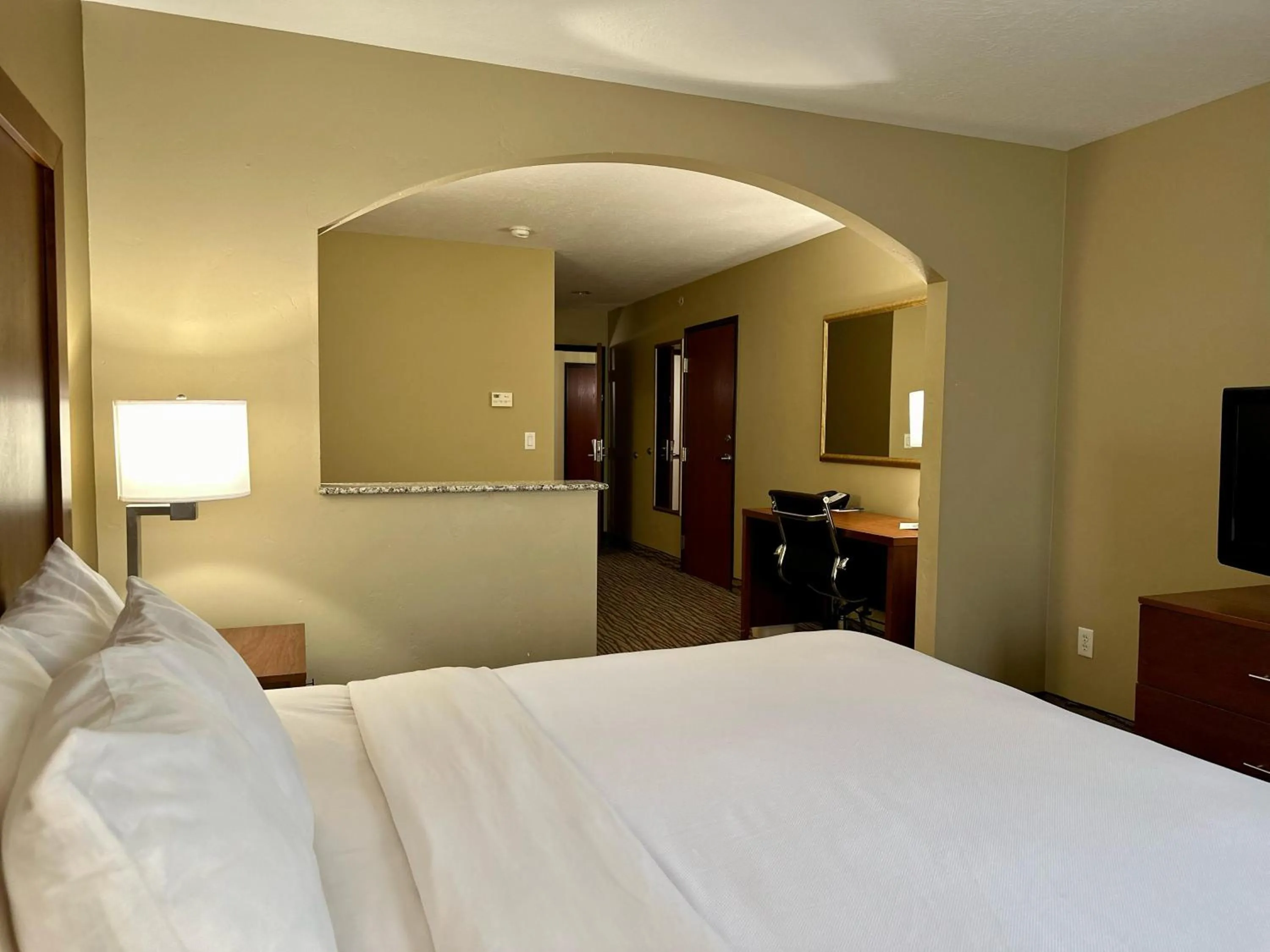 Bed in Comfort Inn Ogden near Event Center