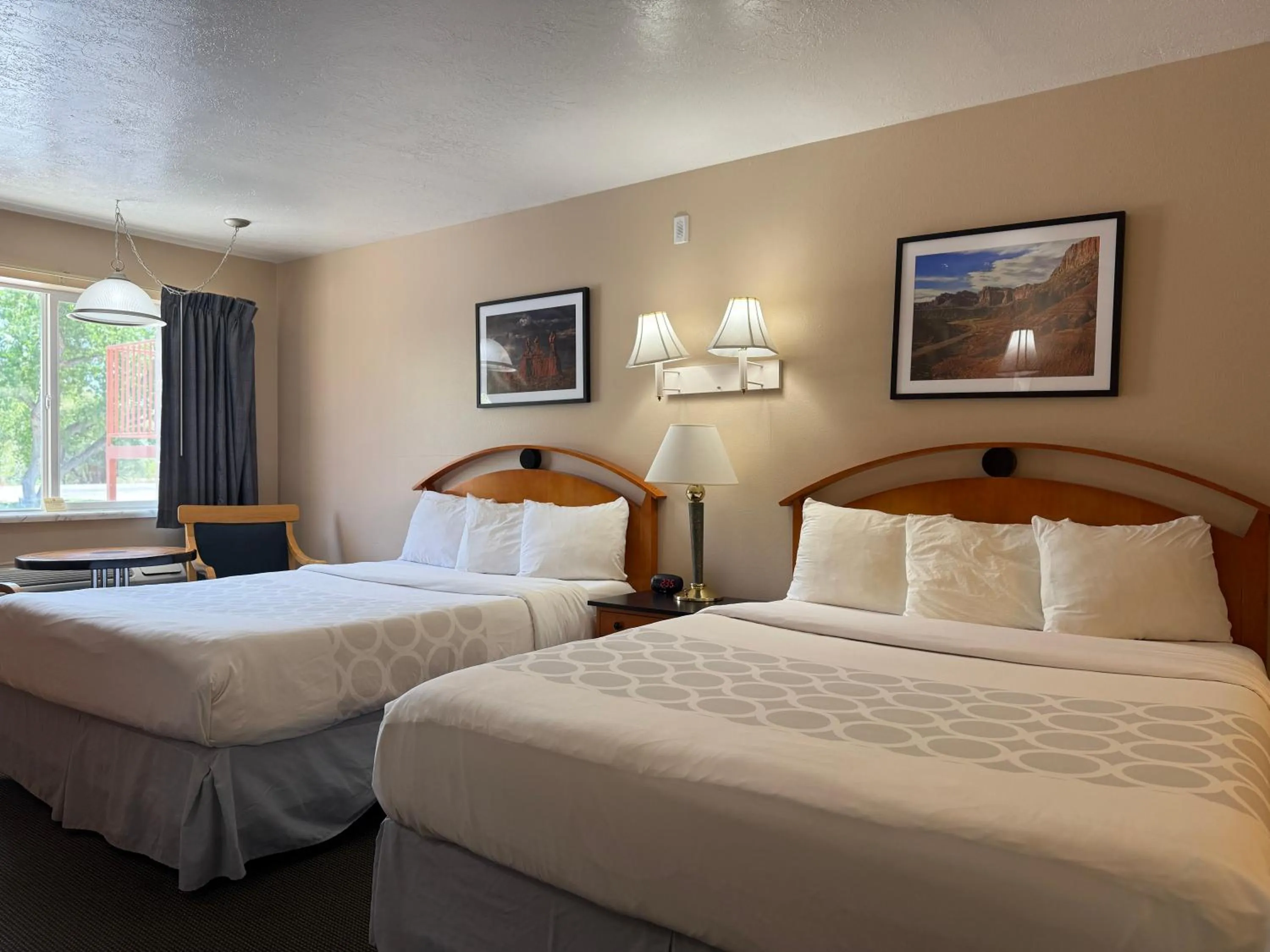 Bedroom, Bed in Cathedral Valley Inn