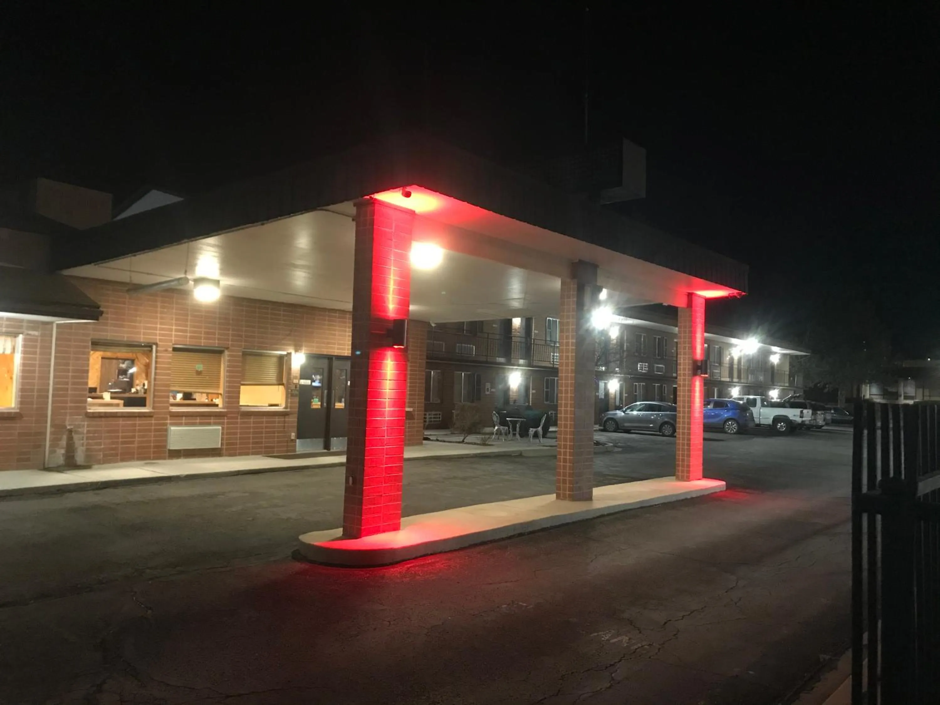 Parking in Econo Lodge Salina Scenic Route 89 & I-70