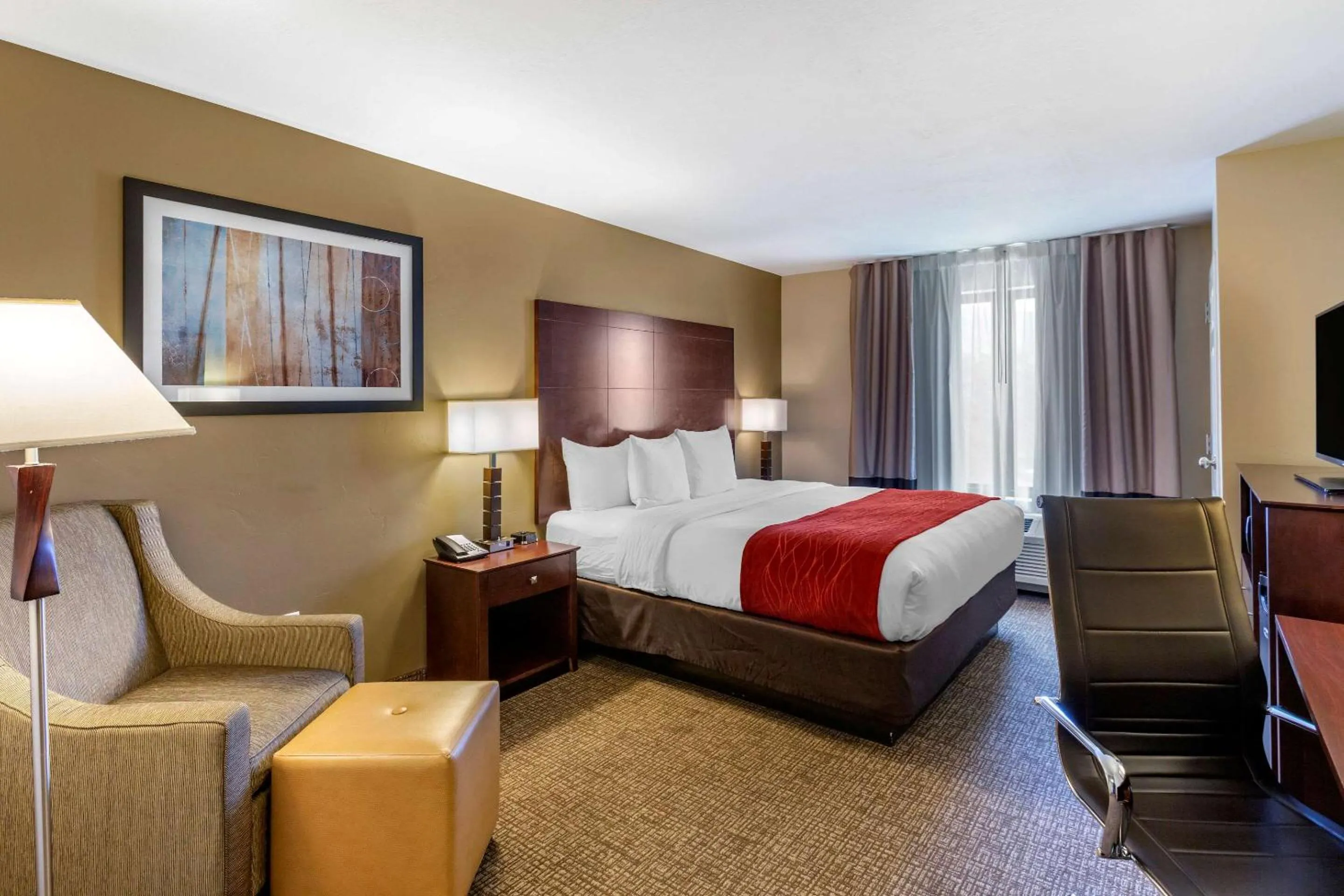 Photo of the whole room, Bed in Comfort Inn & Suites Tooele-Salt Lake City