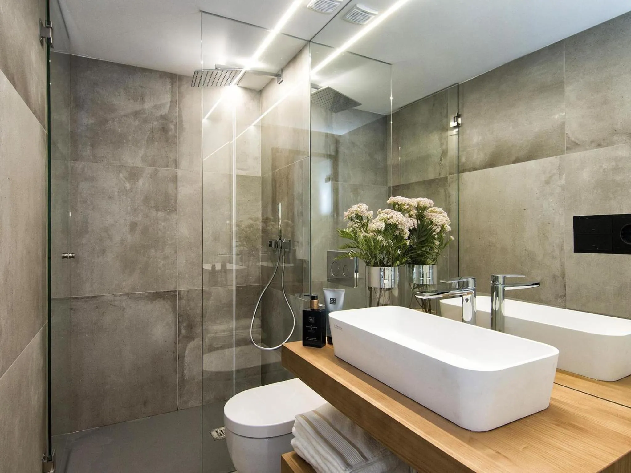 Shower in Luxury Alhambra Penthouse Collection