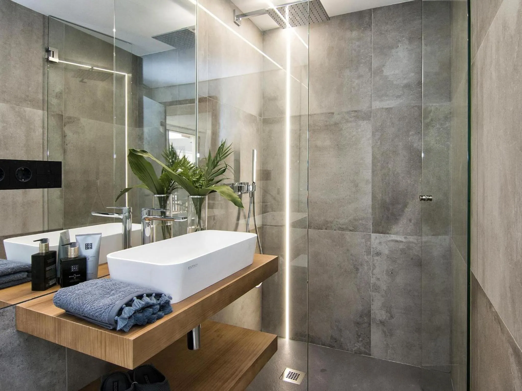 Shower in Luxury Alhambra Penthouse Collection