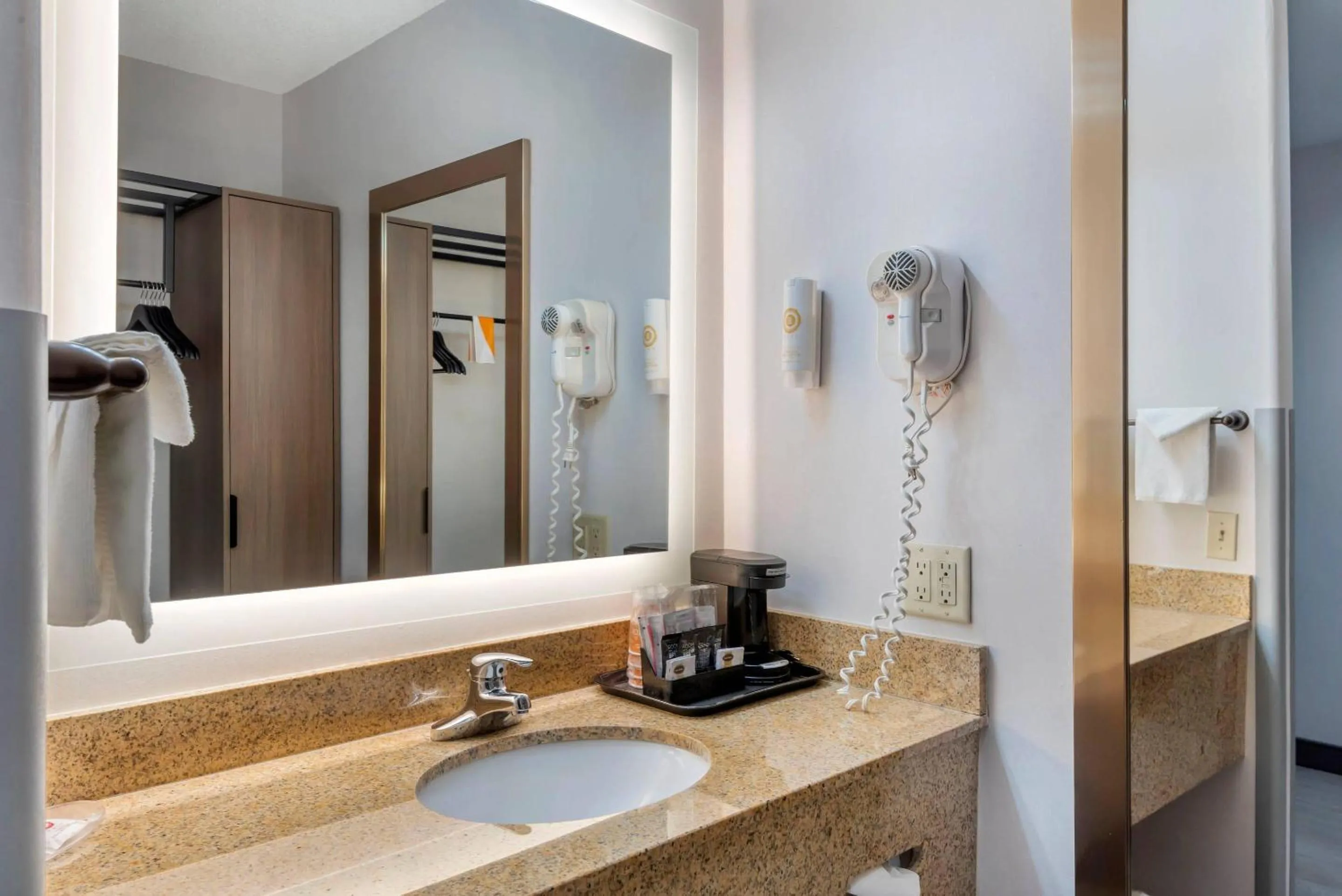 Bedroom in Comfort Inn Green River National Park Area