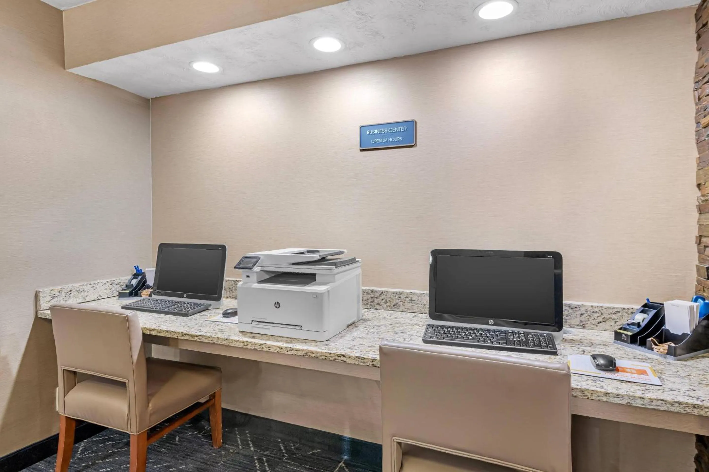 Business facilities in Comfort Inn Green River National Park Area